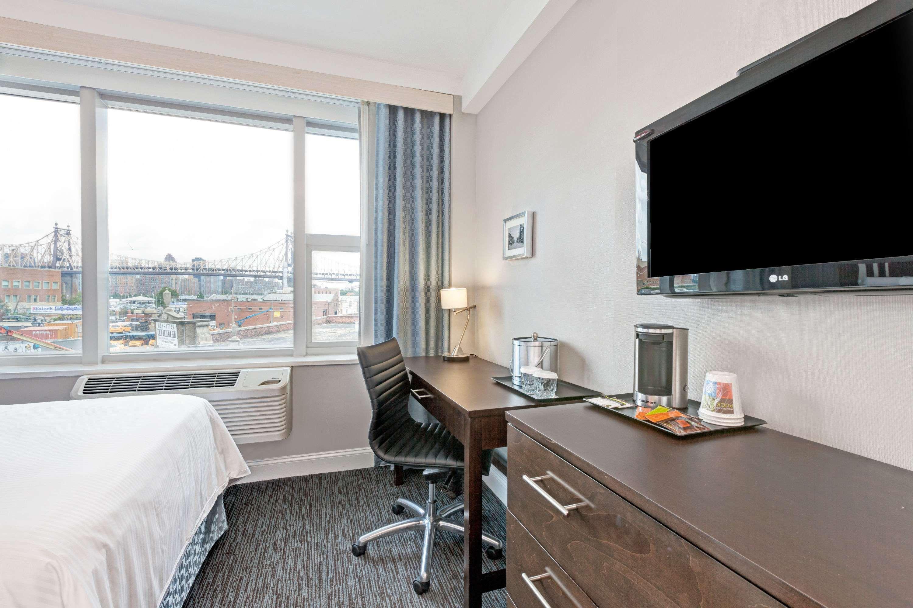 Wyndham Garden Long Island Hotel 3*