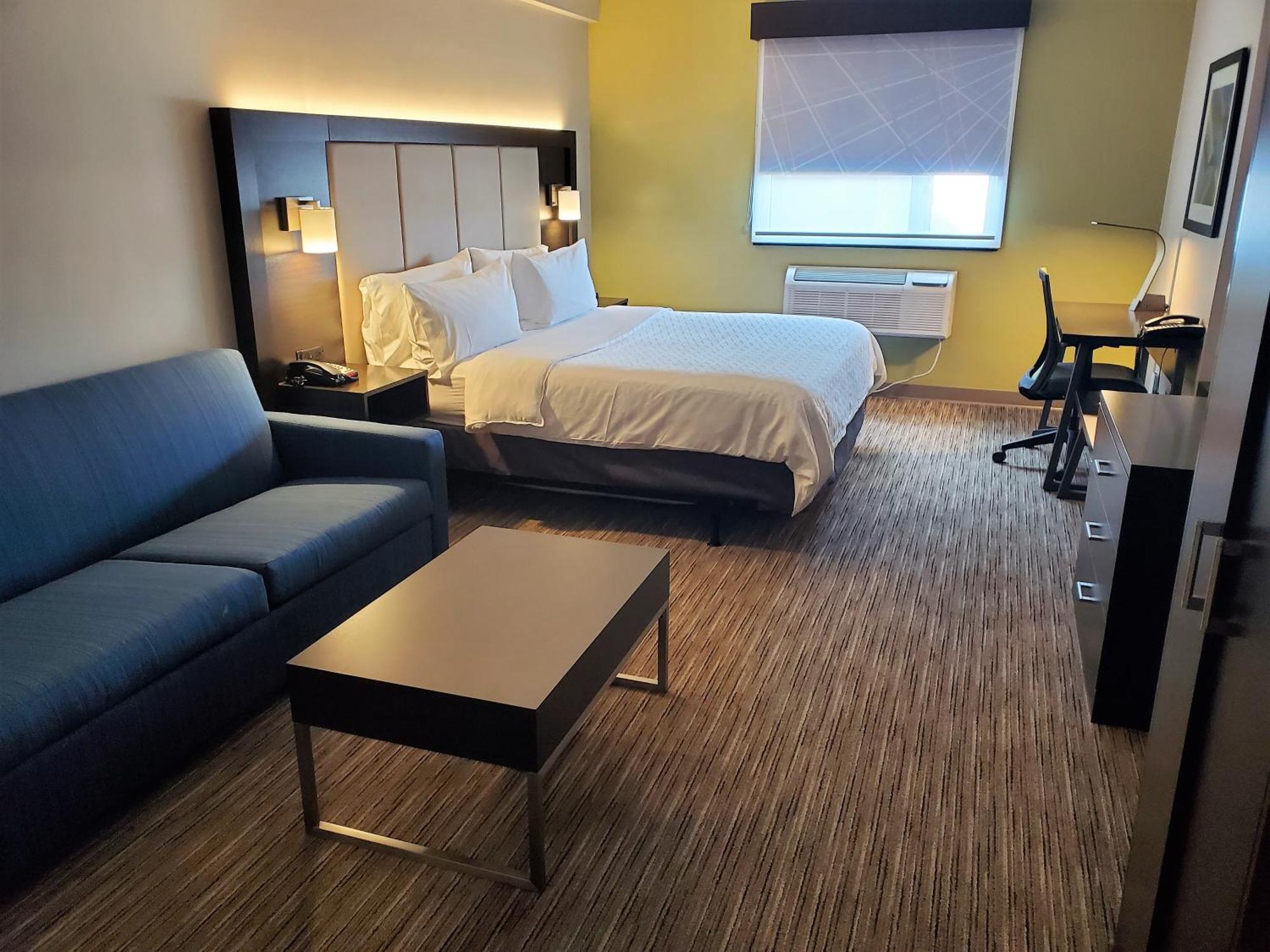 Express Maspeth By Ihg Hotel
