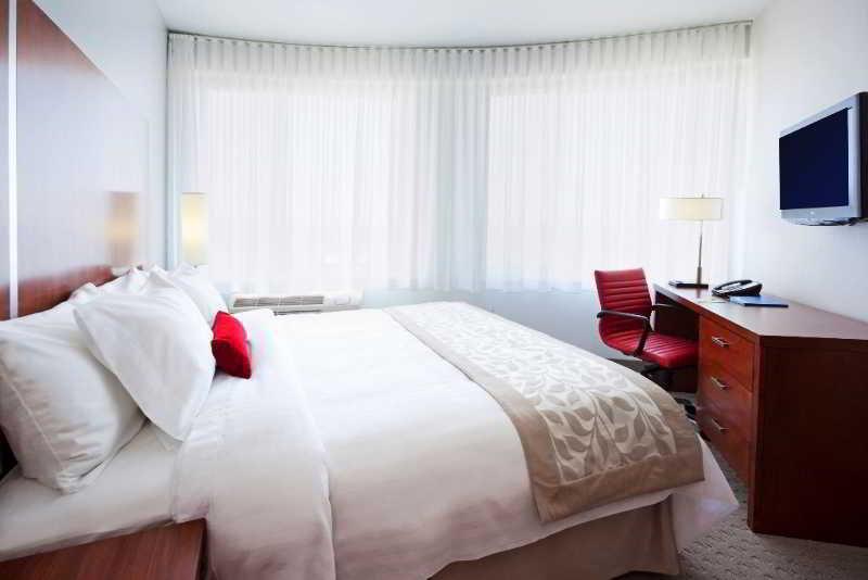 Fairfield & By Marriott Brooklyn Hotel