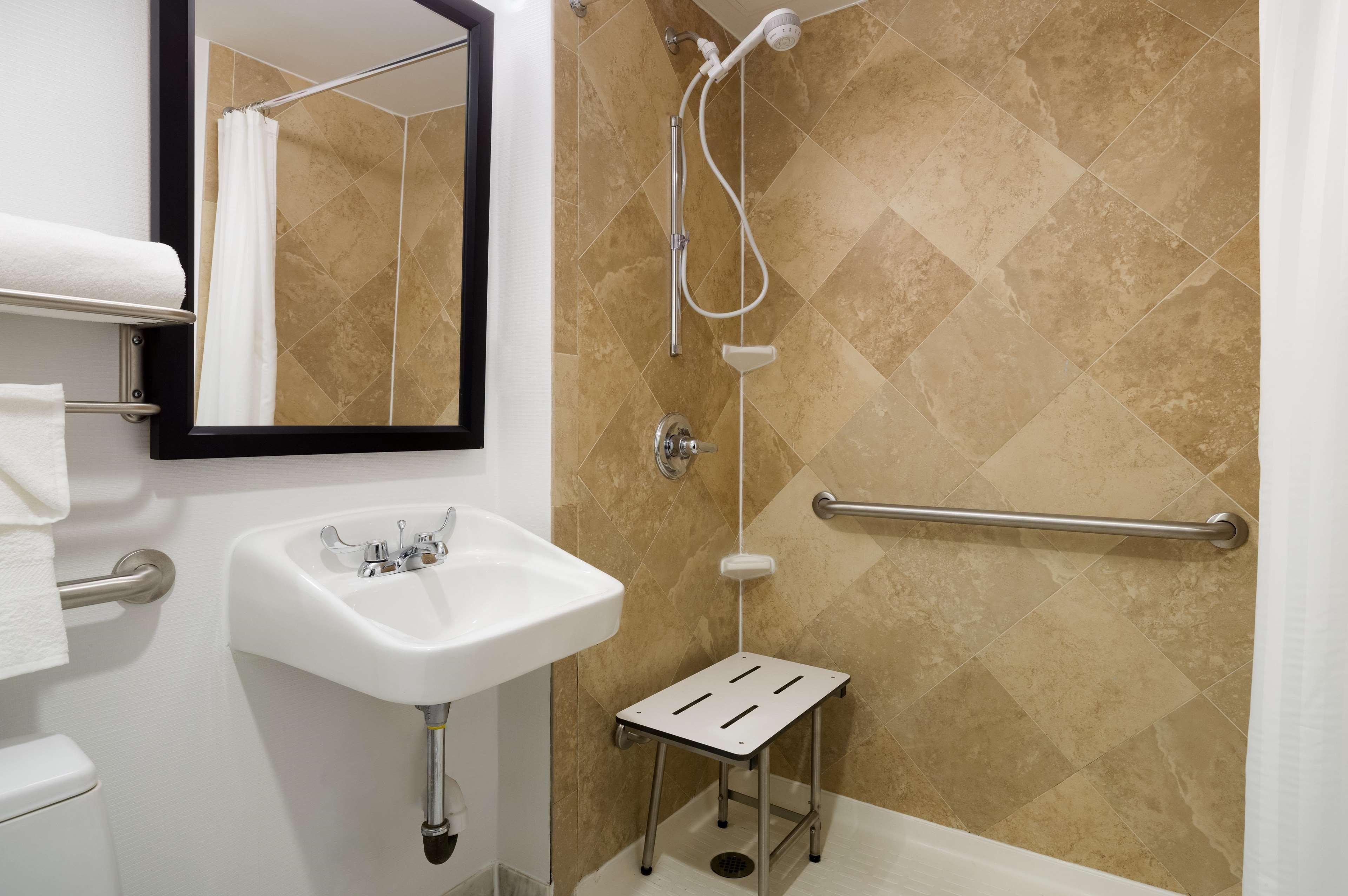 Hampton Manhattan-seaport-financial District Hotel