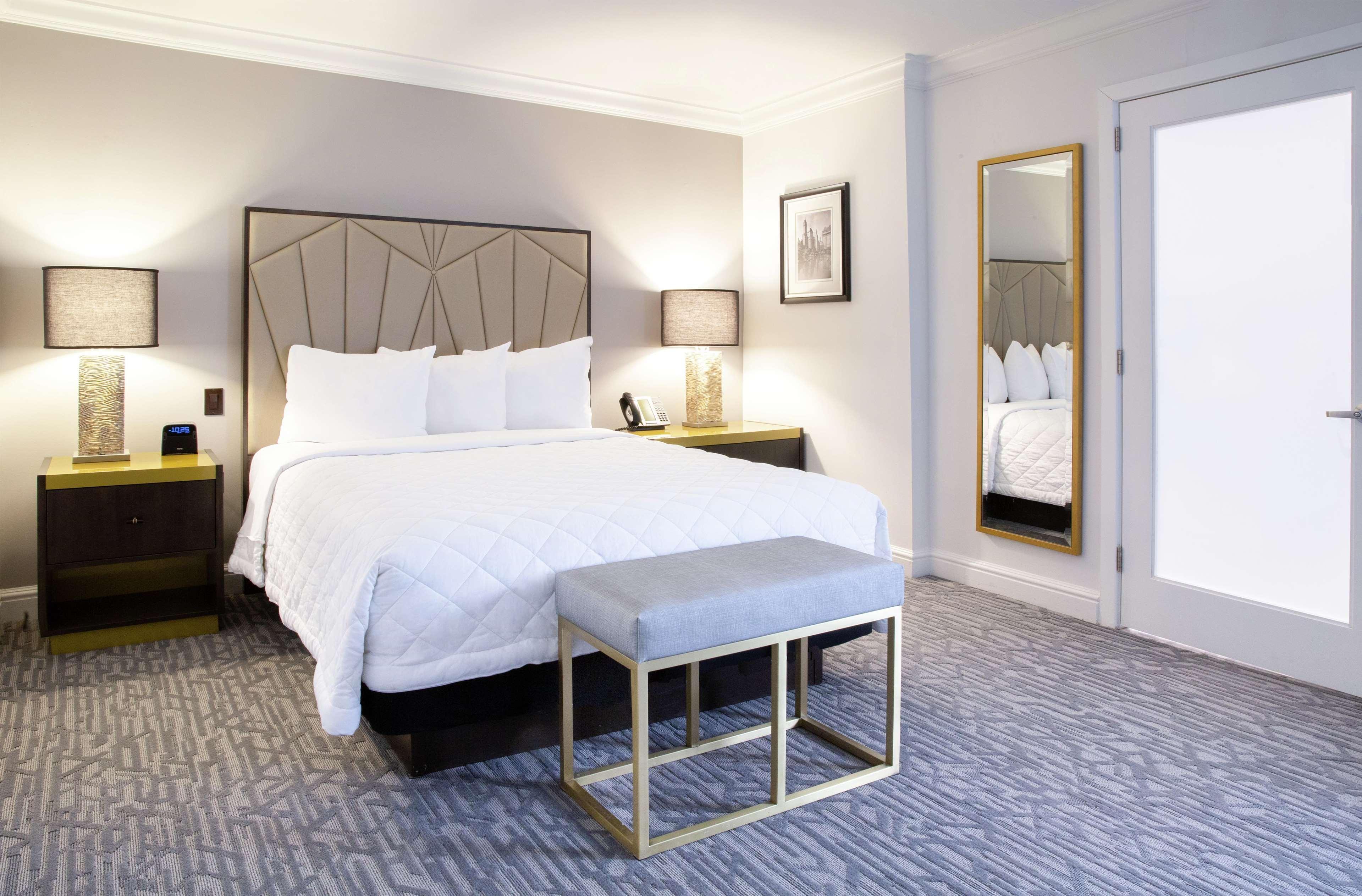 Martinique On Broadway, Curio Collection By Hilton Hotel 4*