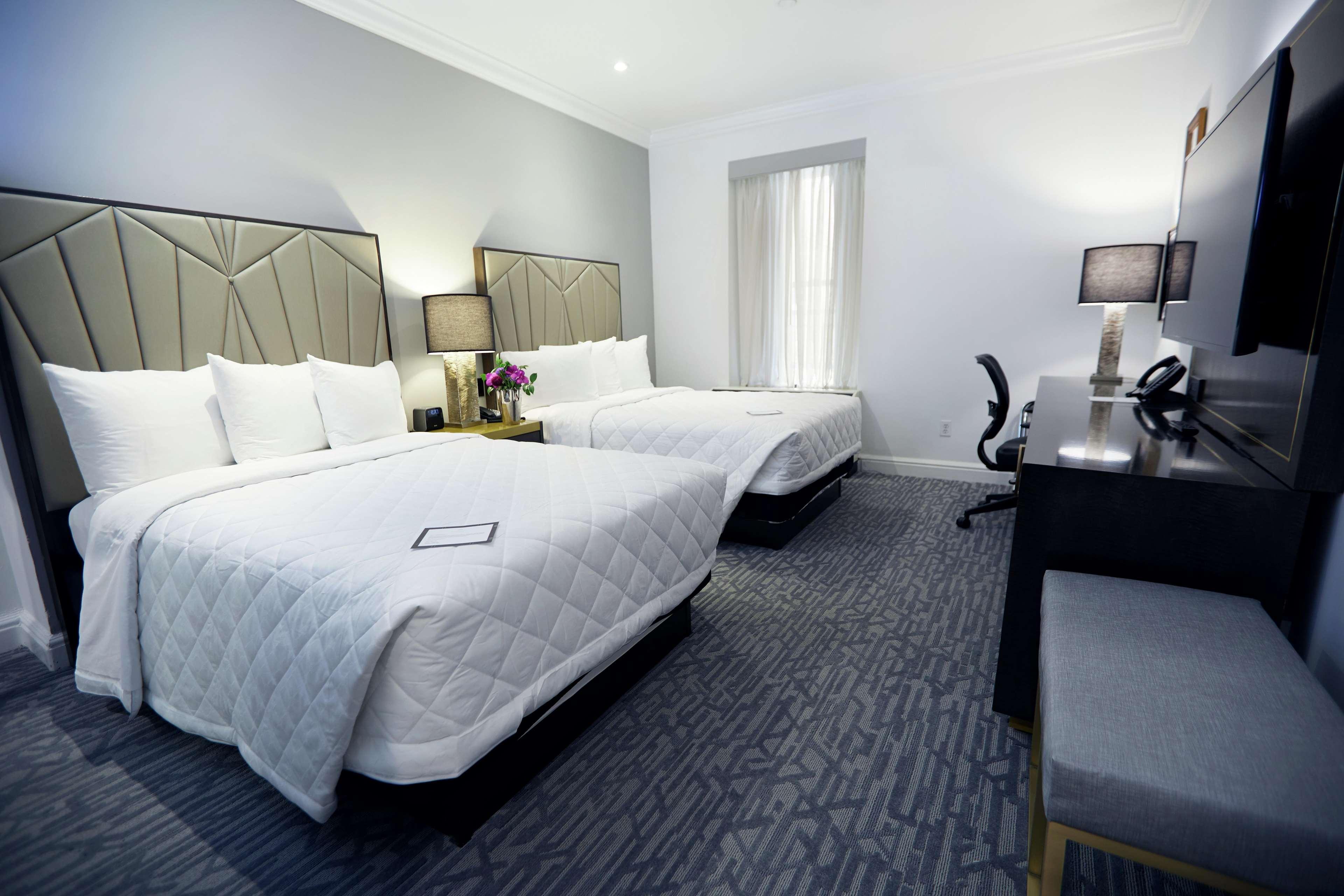 Martinique On Broadway, Curio Collection By Hilton Hotel