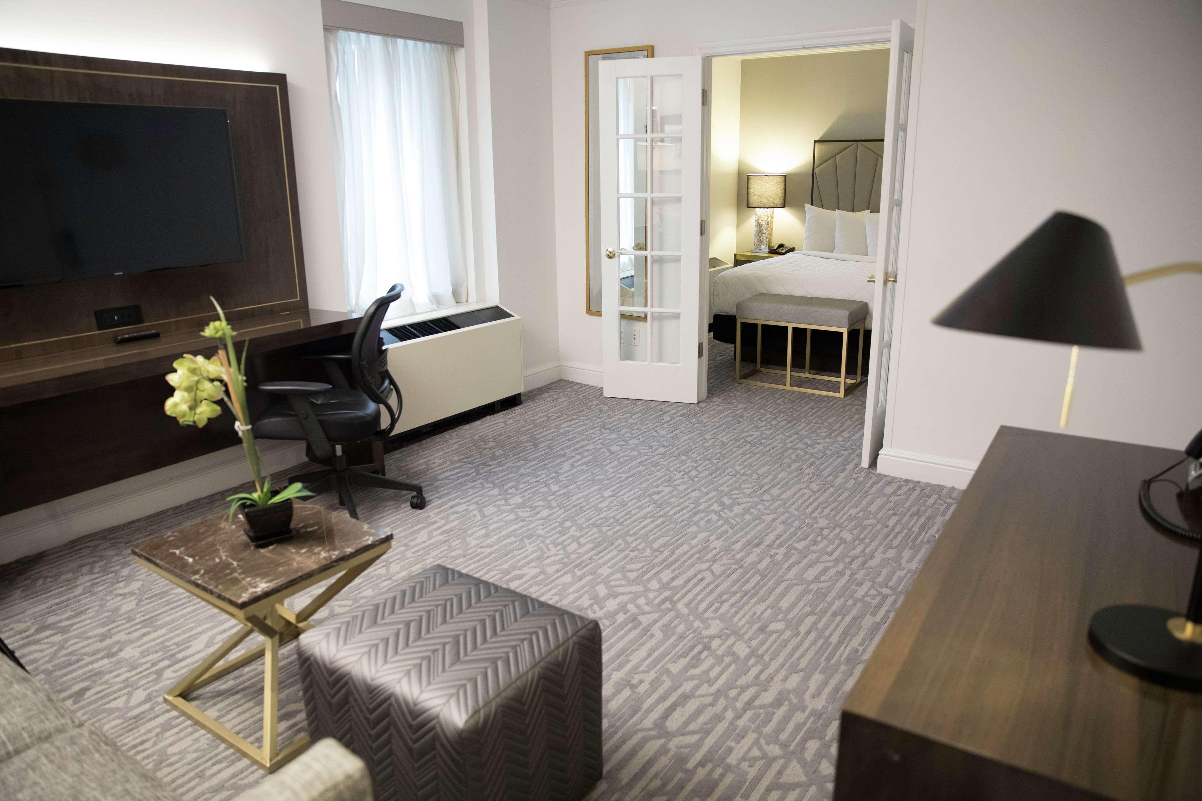 Martinique On Broadway, Curio Collection By Hilton 4* New York