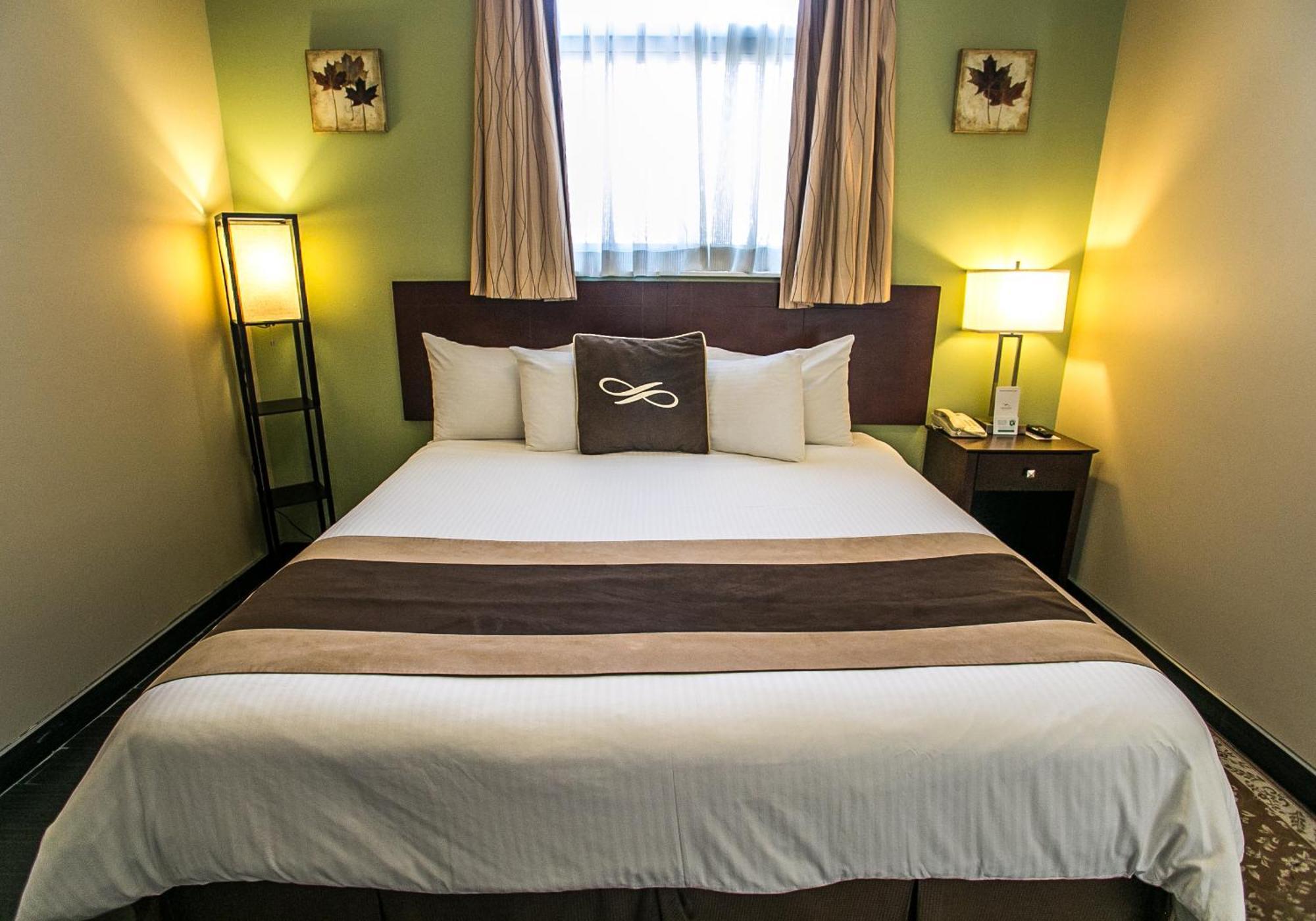 Pointe Plaza (adults Only) Hotel New York