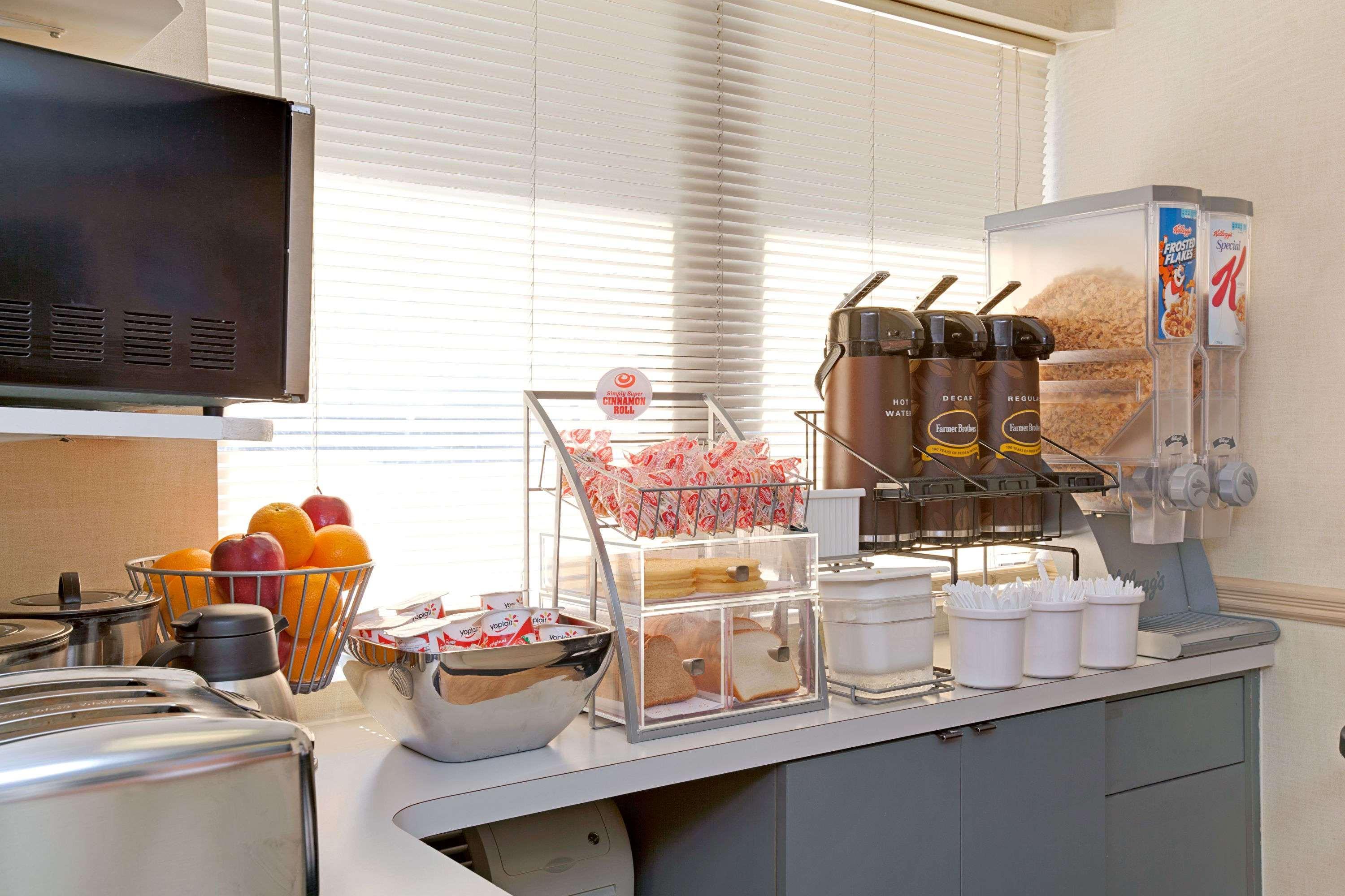 Super 8 By Wyndham Long Island Lga