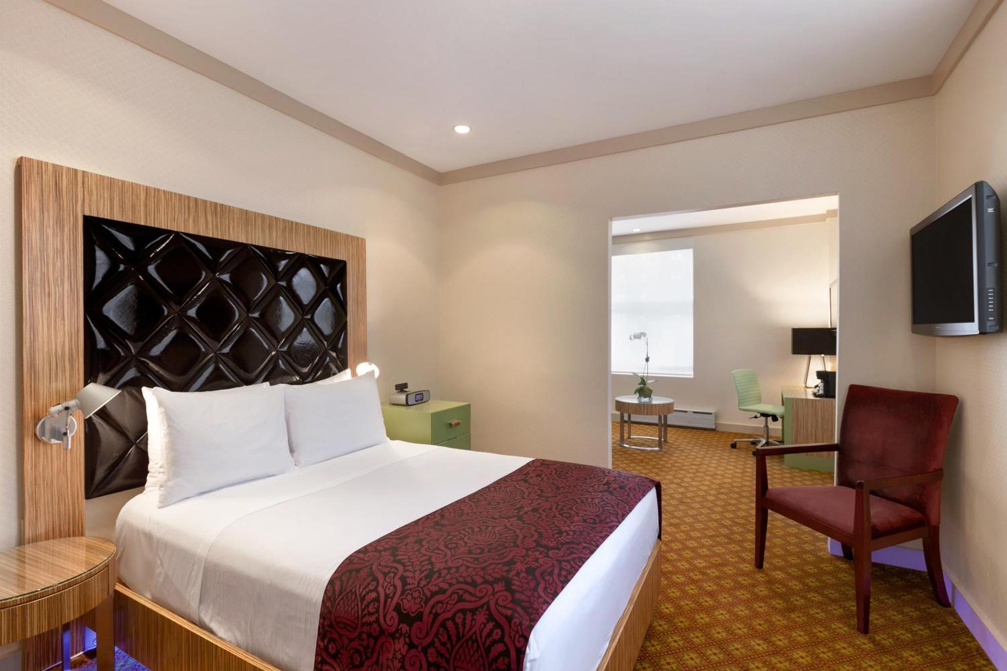 Night Broadway Hotel