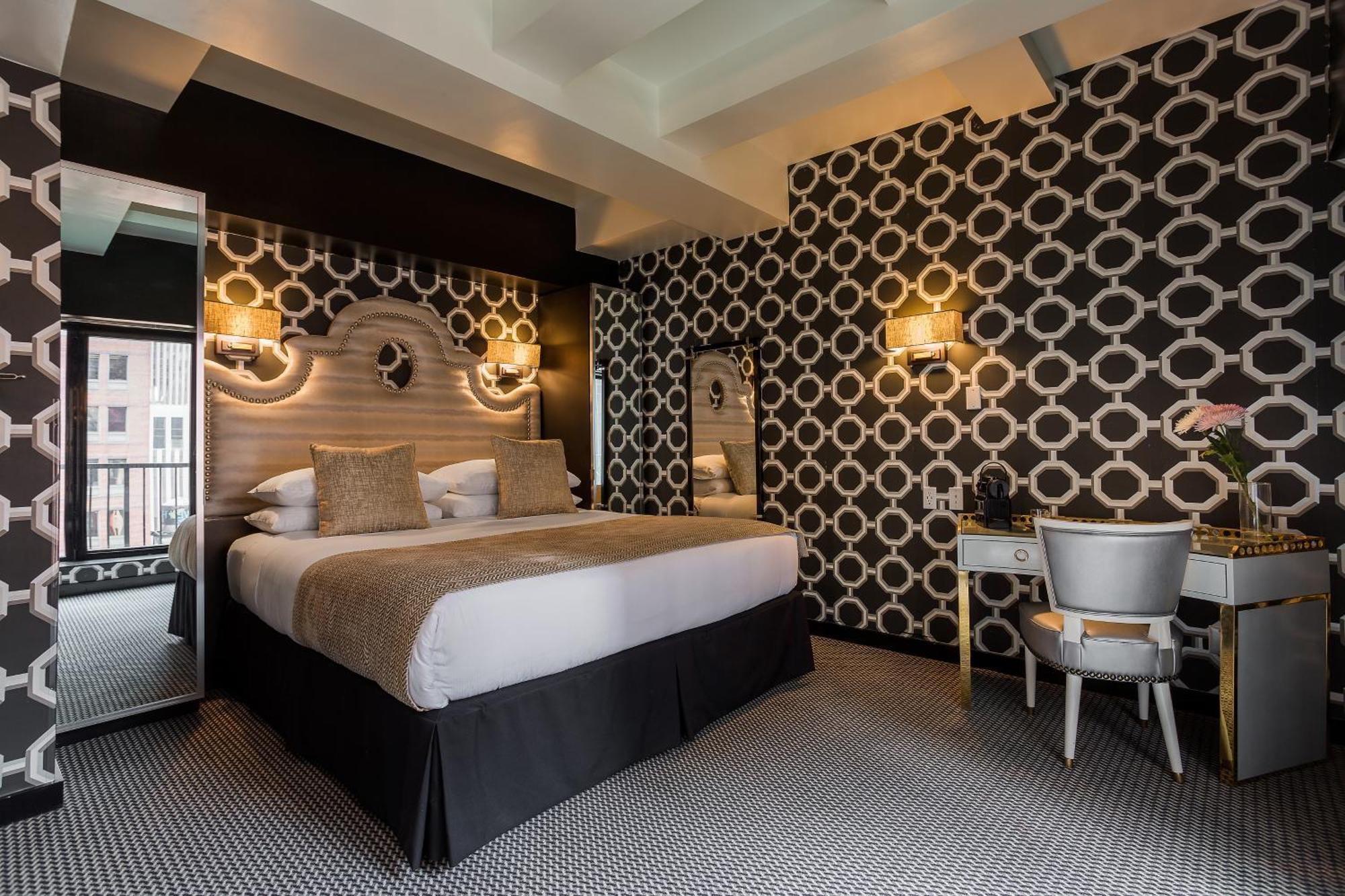 45 Times Square Hotel 3*