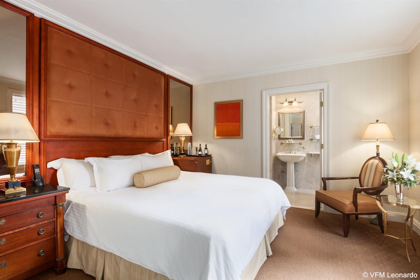 The Iroquois Times Square, A Small Luxury Hotel