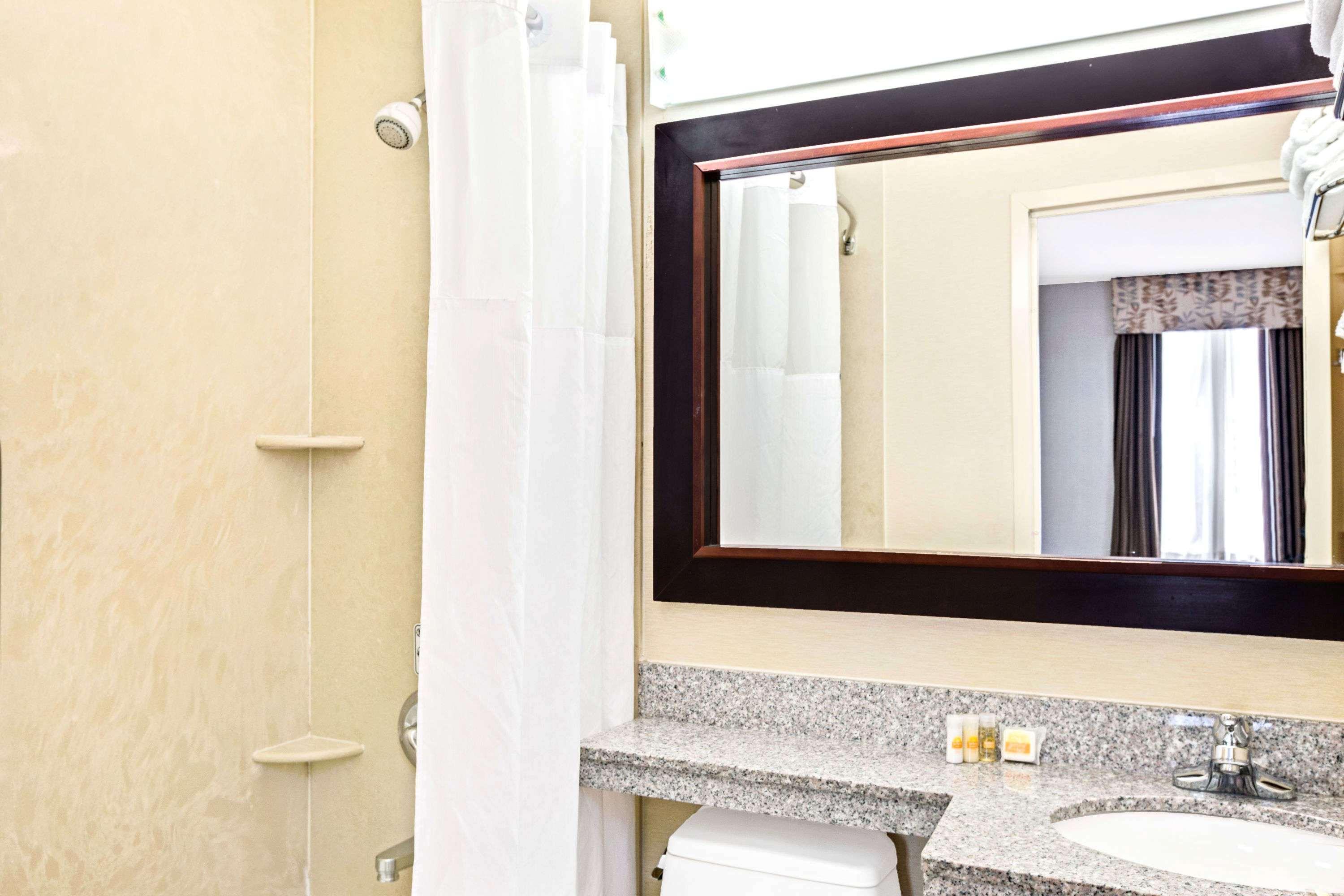 Hotel Days By Wyndham Long Island 3*