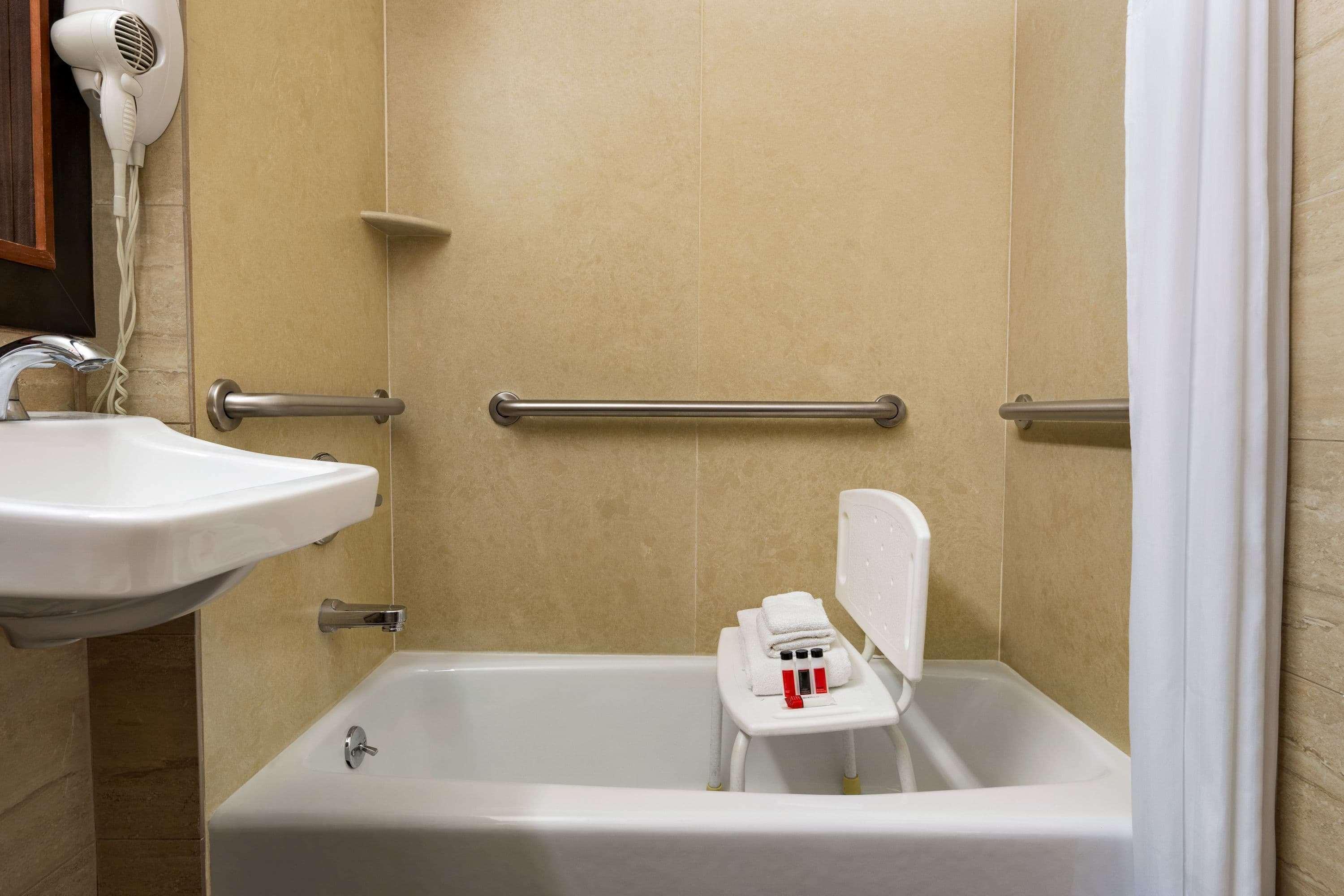 Hotel Days By Wyndham Long Island New York