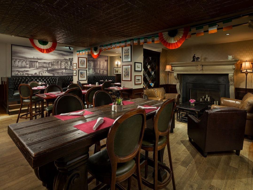 Aura Times Square 4*