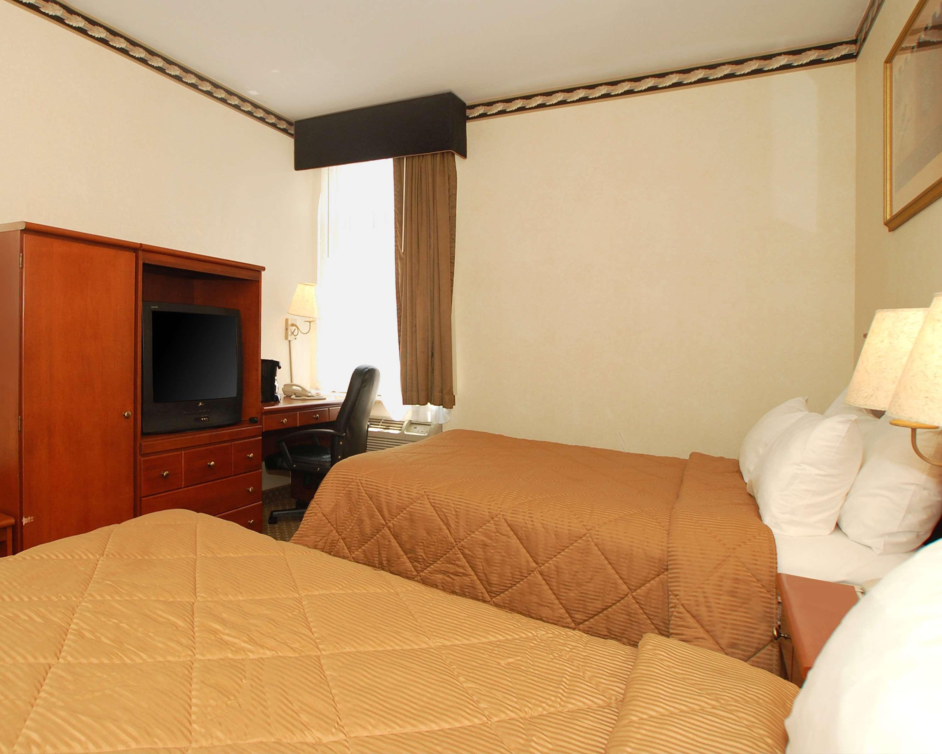 Red Lion & Long Island 3*