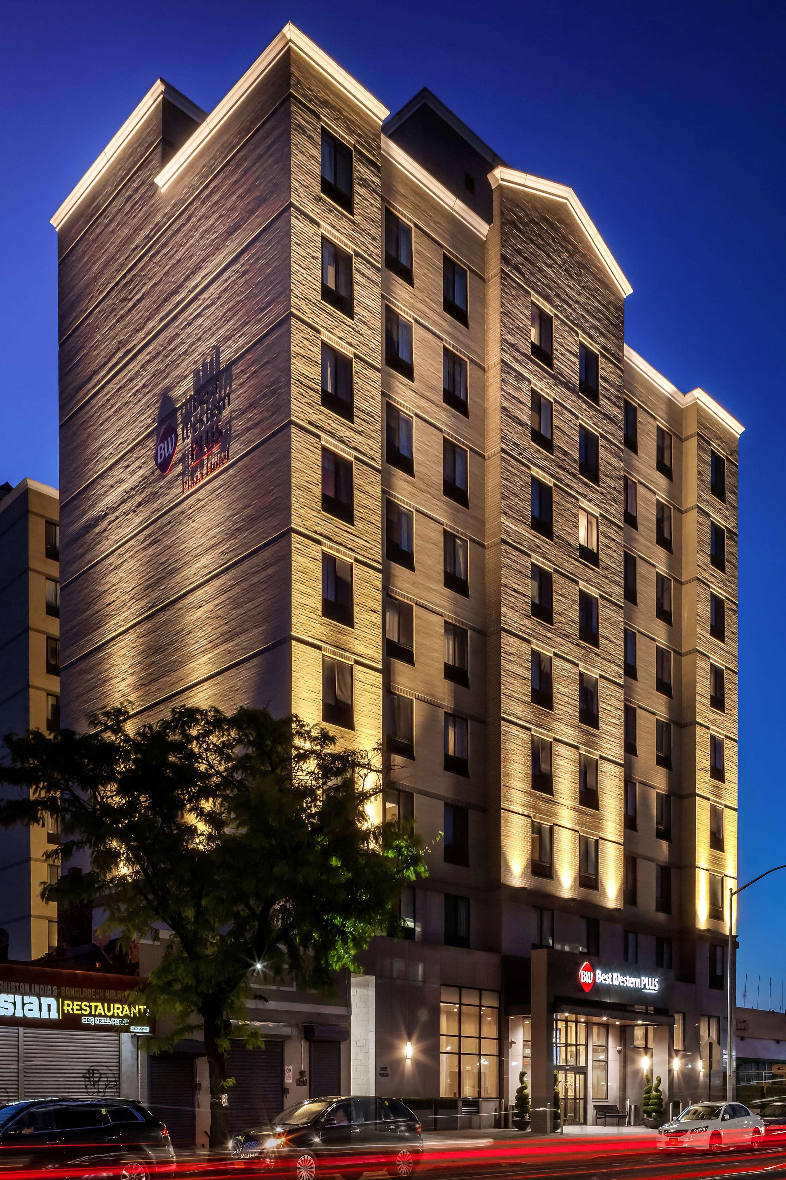 Hotel Western Plaza 3*