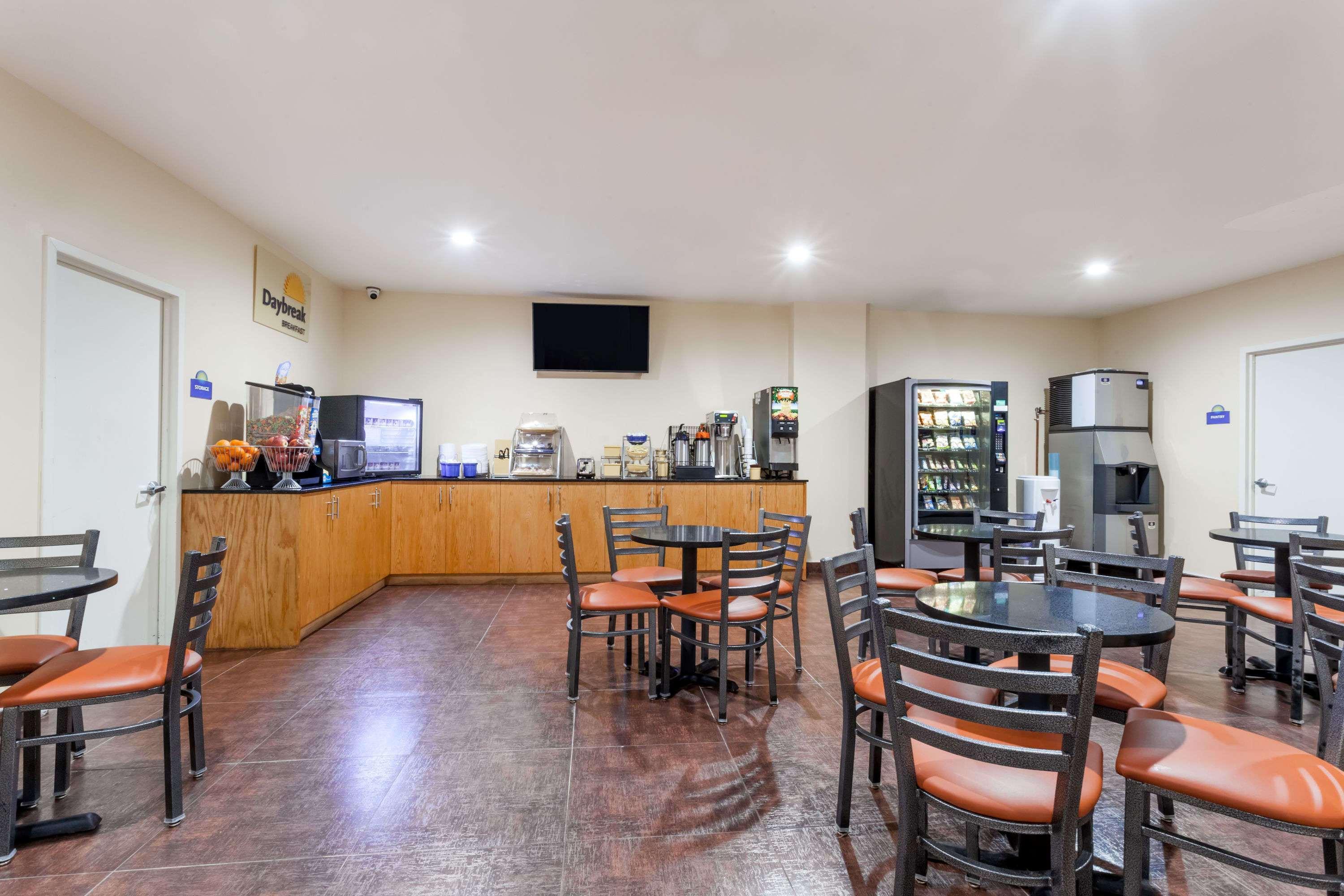 Days By Wyndham Brooklyn Crown Heights