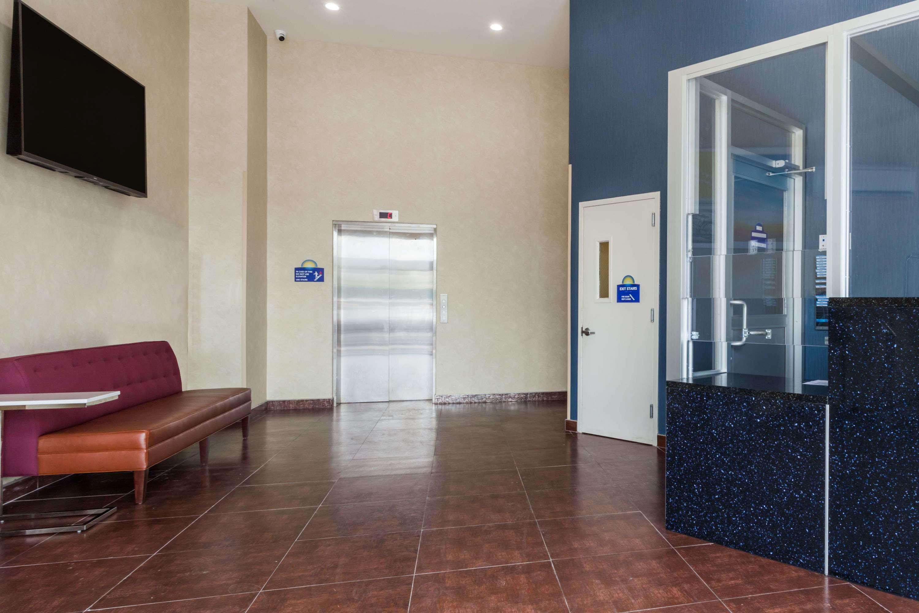 Hotel Days By Wyndham Brooklyn Crown Heights 2*