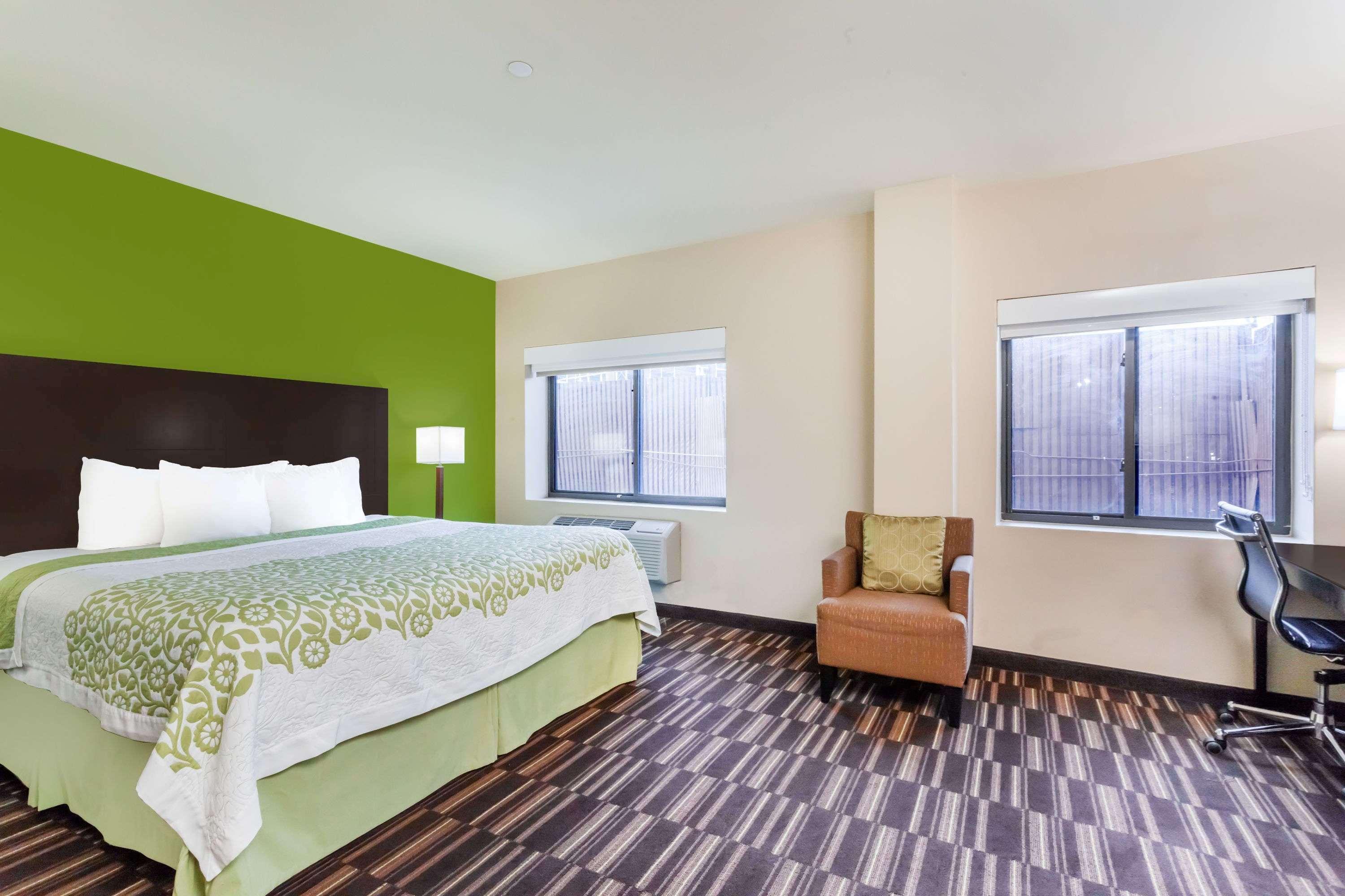Hotel Days & By Wyndham Jamaica Jfk Airport