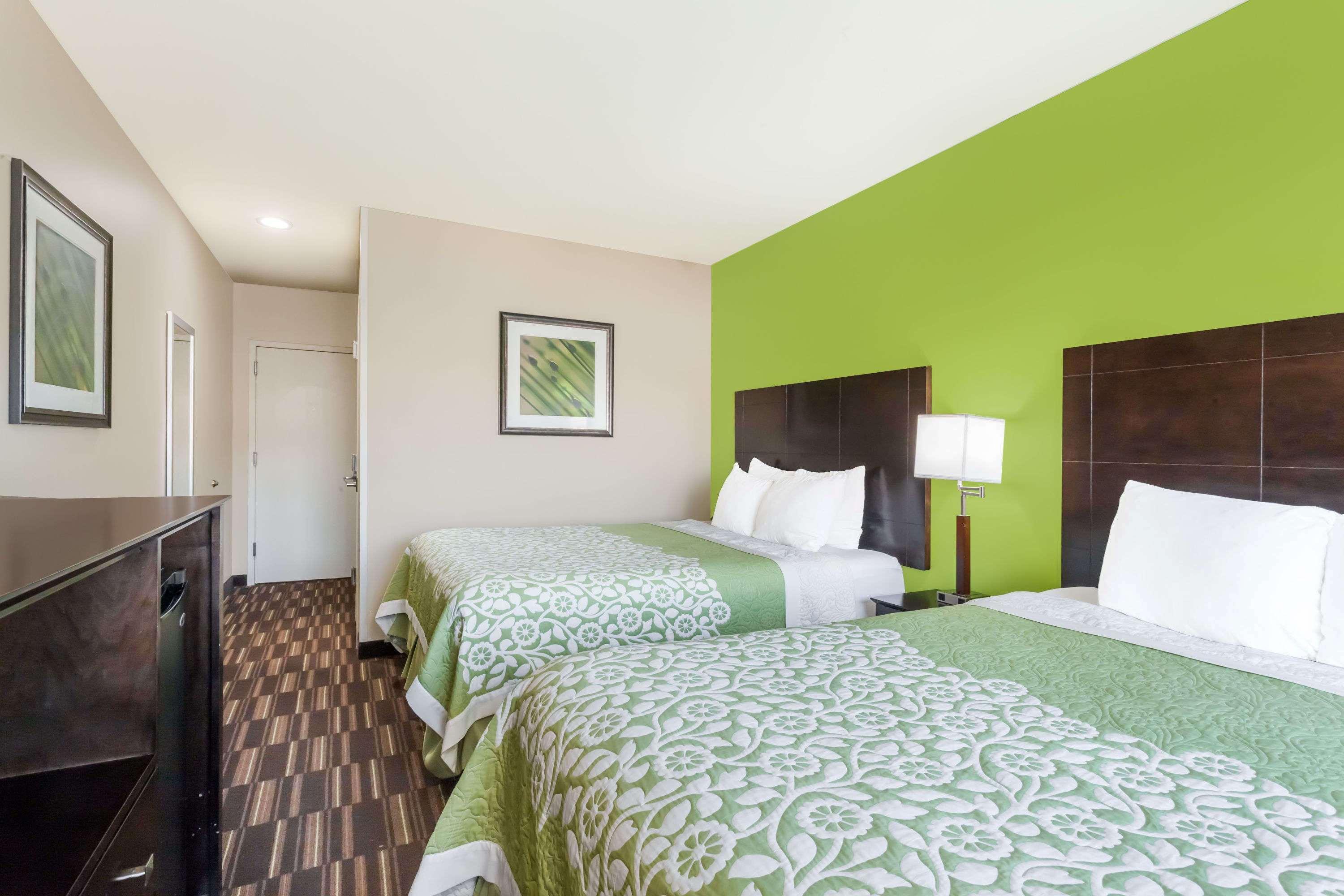 Hotel Days & By Wyndham Jamaica Jfk Airport 2*