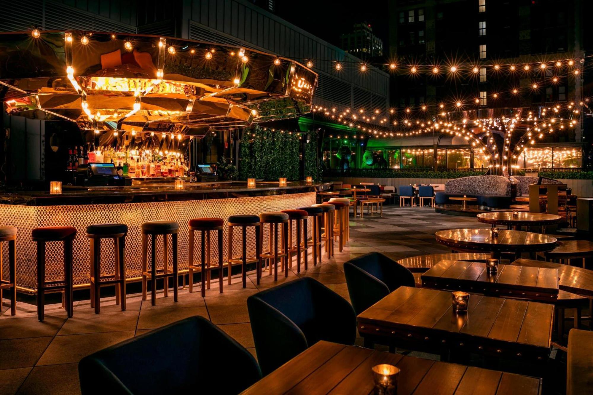 Moxy Nyc Times Square Hotel 3*