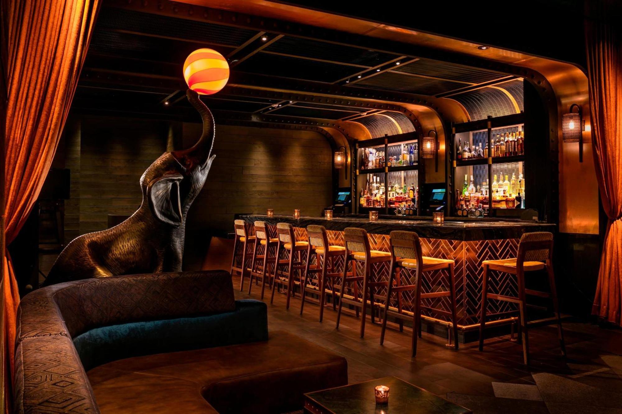 Hotel Moxy Nyc Times Square 3*
