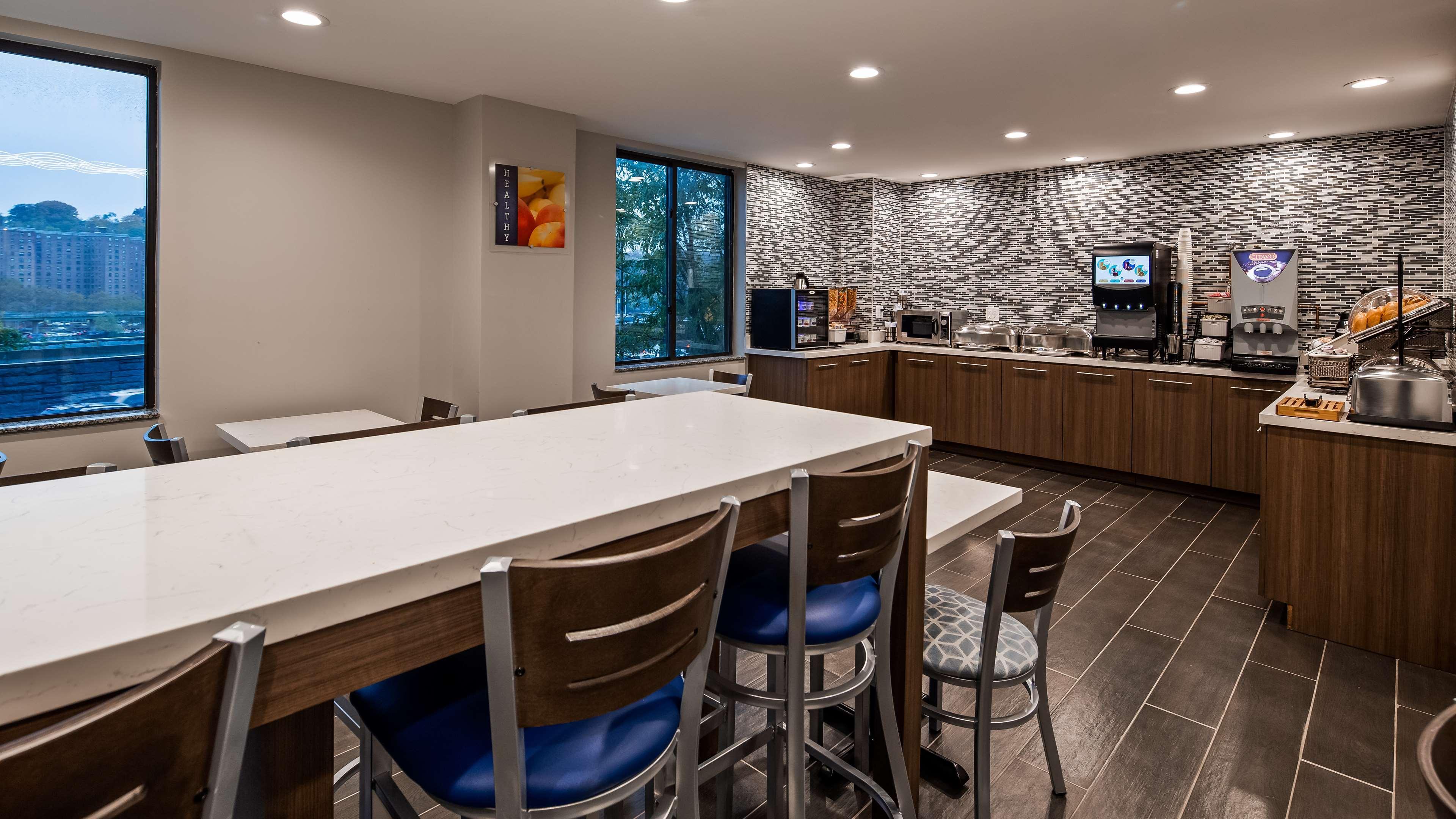 Western Stadium Hotel 3*