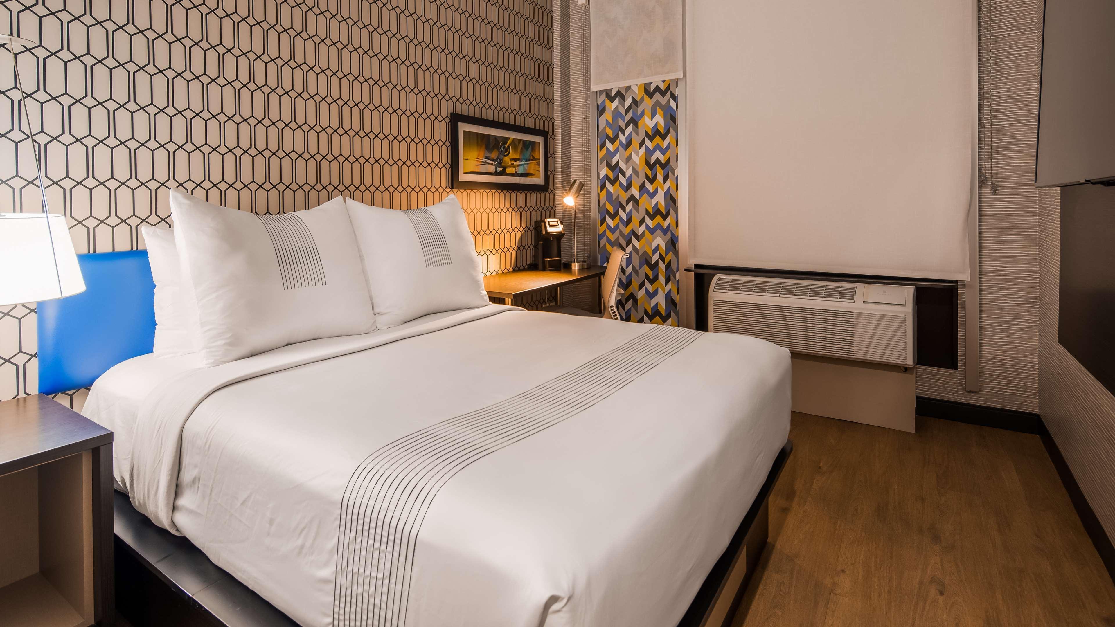 Glo Western Brooklyn Nyc Hotel 3*