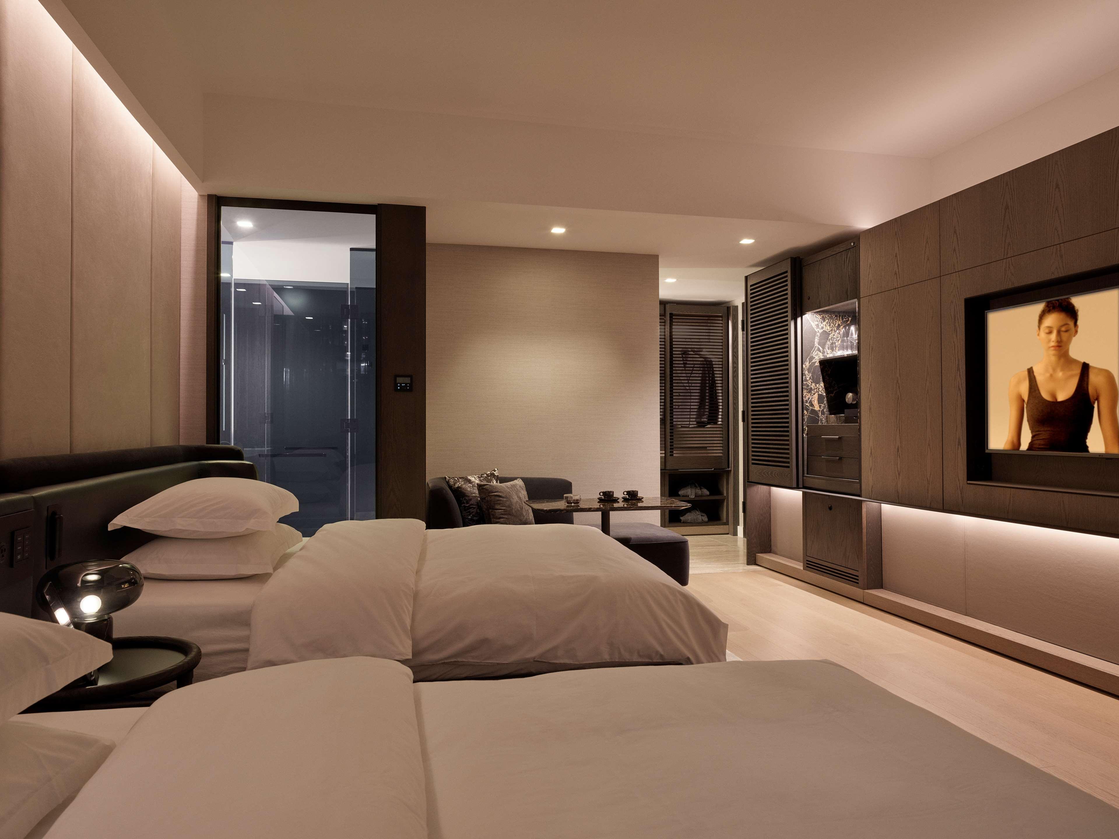 Equinox Hotel 5*