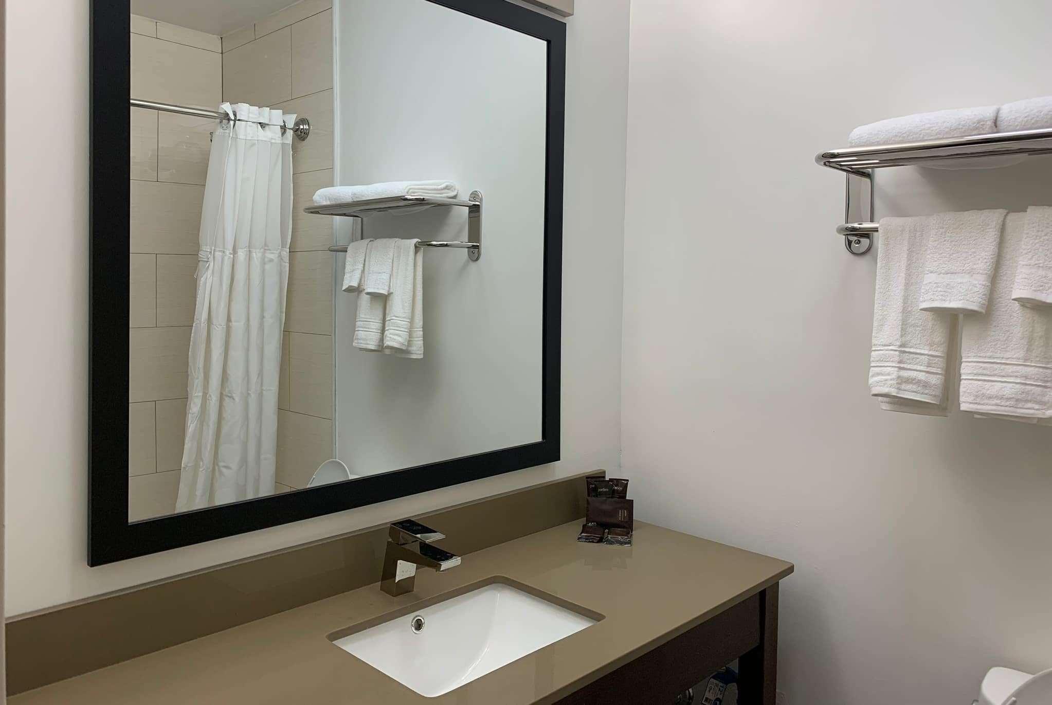 Wingate By Wyndham Jfk Airport, Far Rockaway Ny Hotel New York