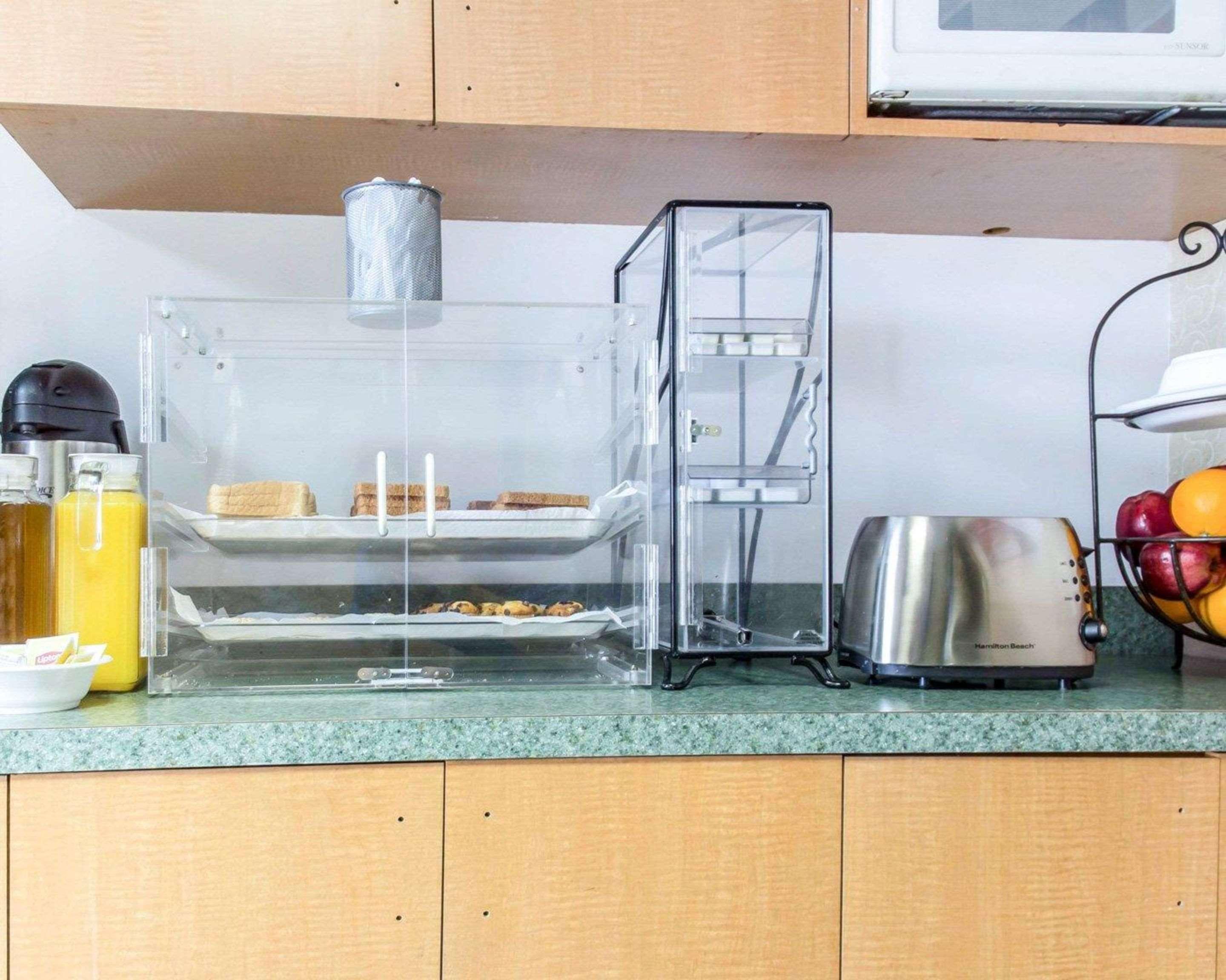 Econo South Ozone Park