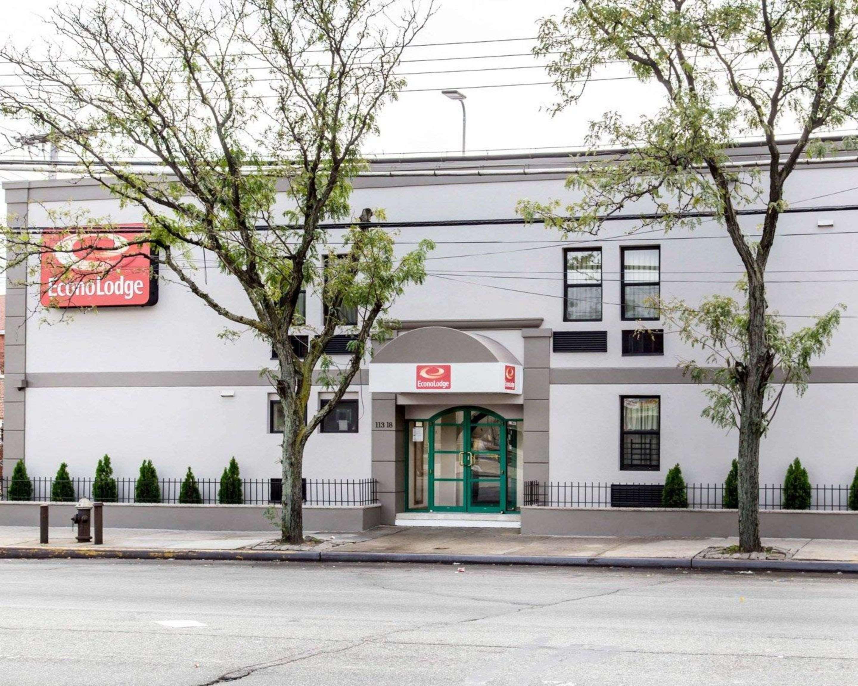 Econo South Ozone Park