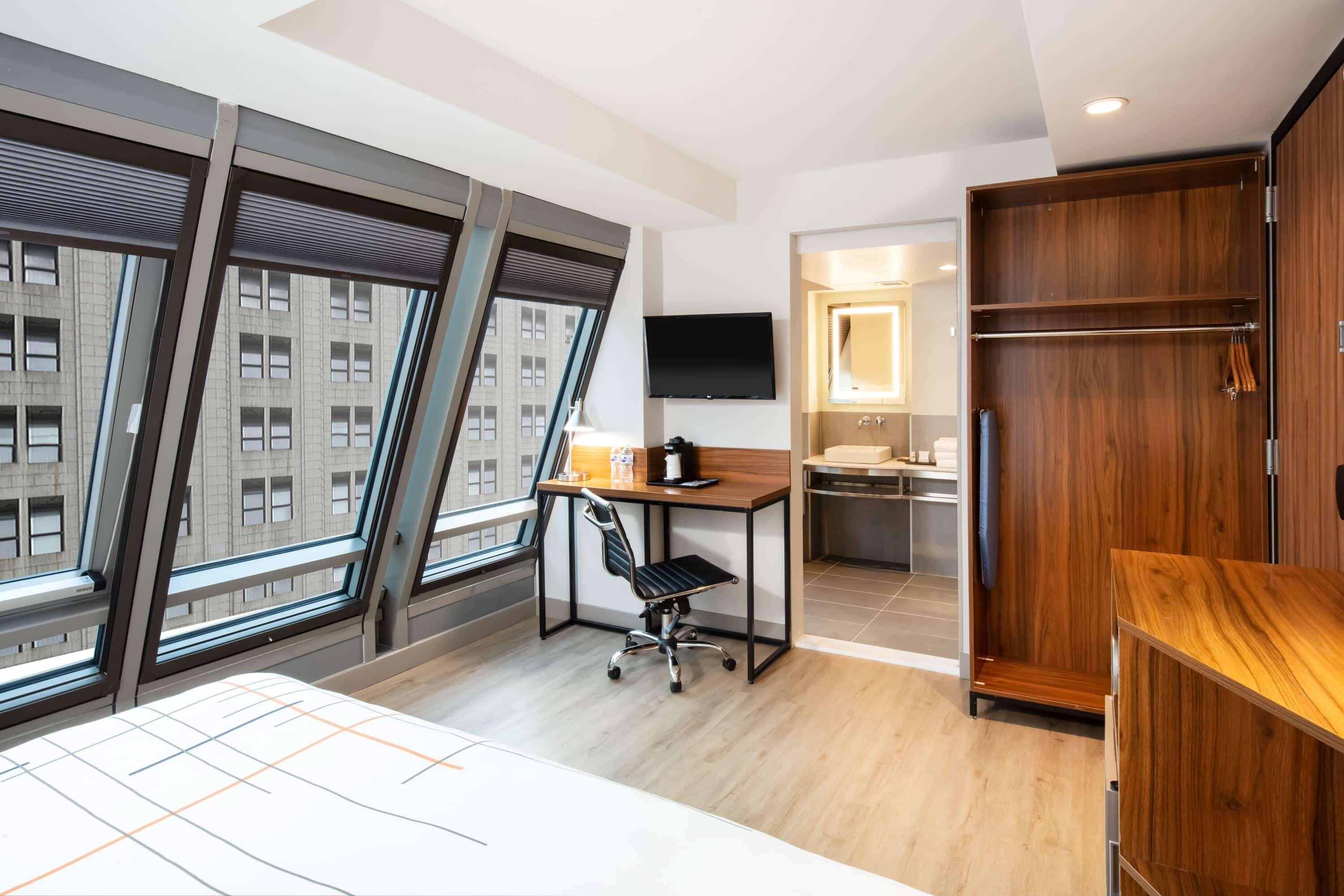 Hotel La Quinta By Wyndham Time Square South 3*