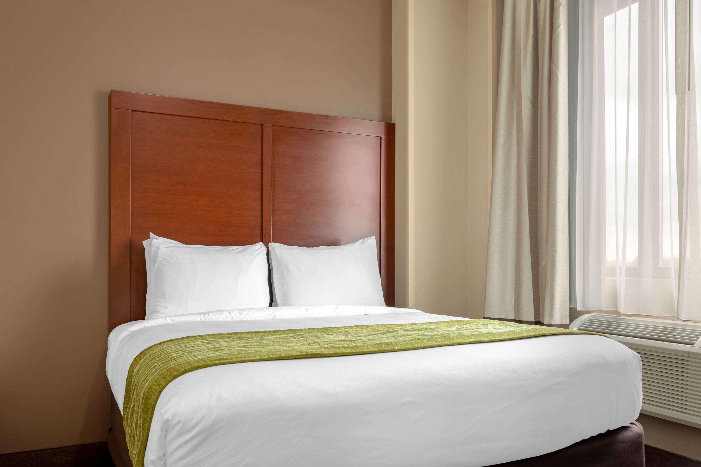 Hotel Comfort & Near Jfk Air Train