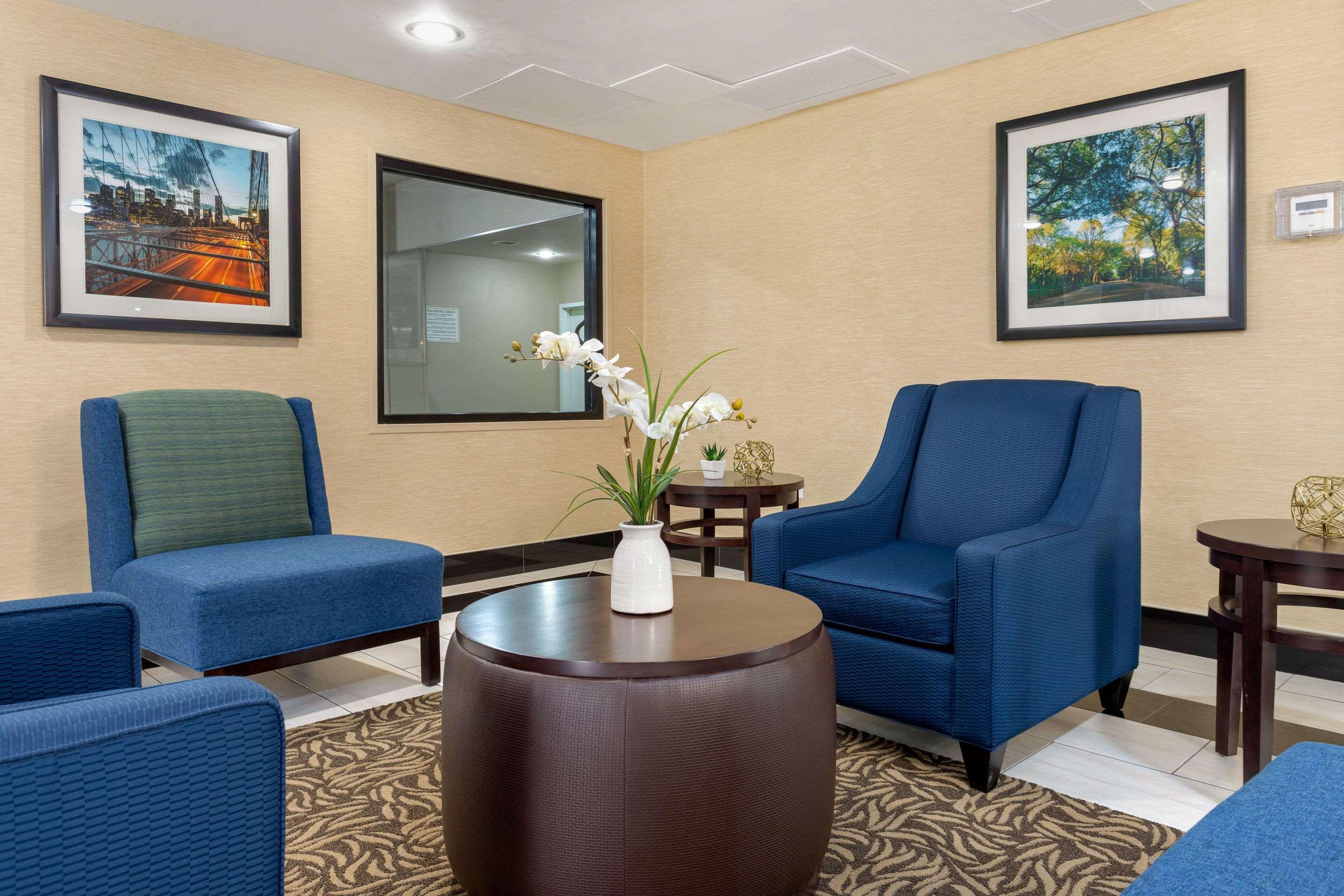 Hotel Comfort & Near Jfk Air Train