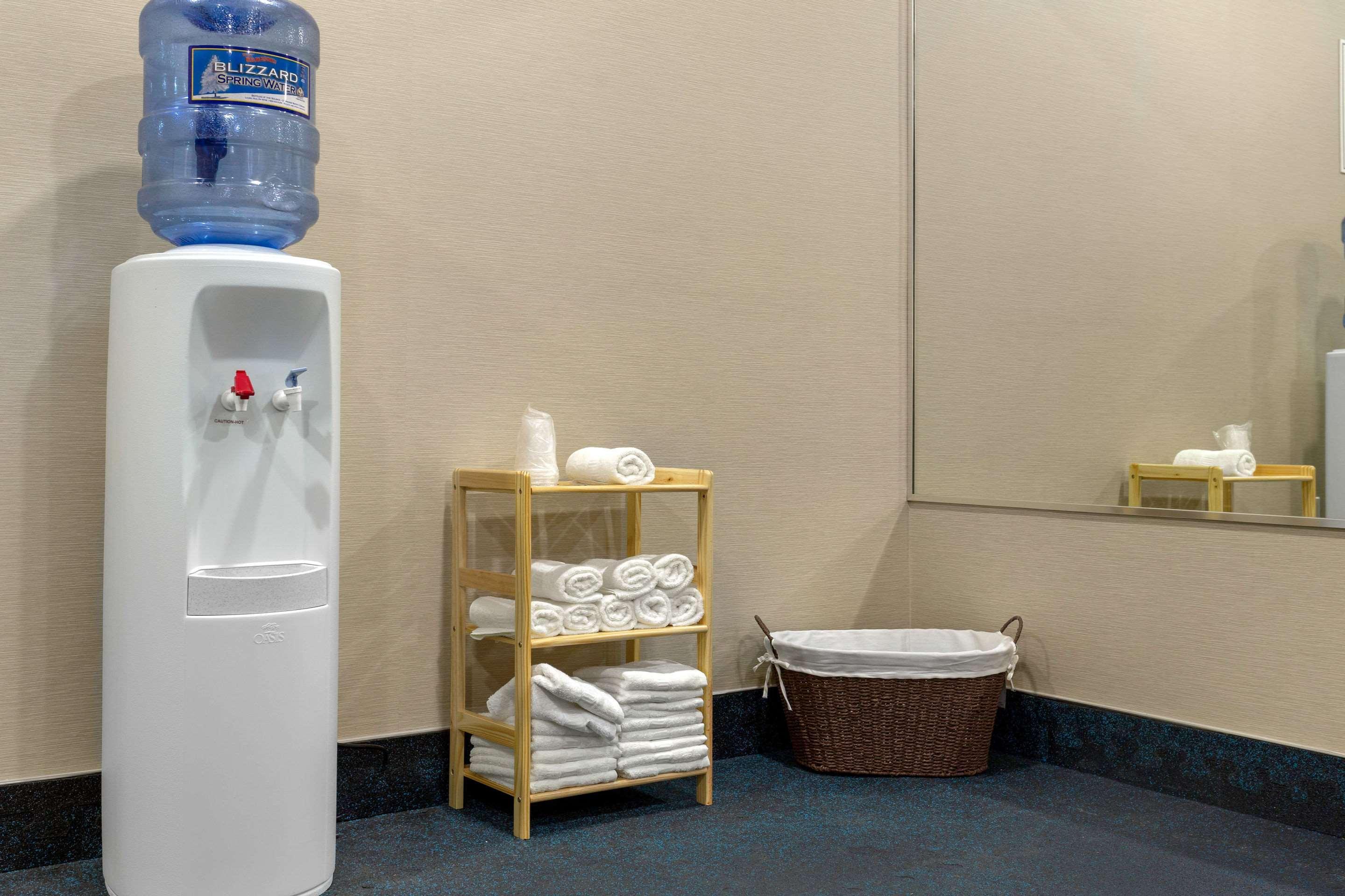 Hotel Comfort & Near Jfk Air Train 3*