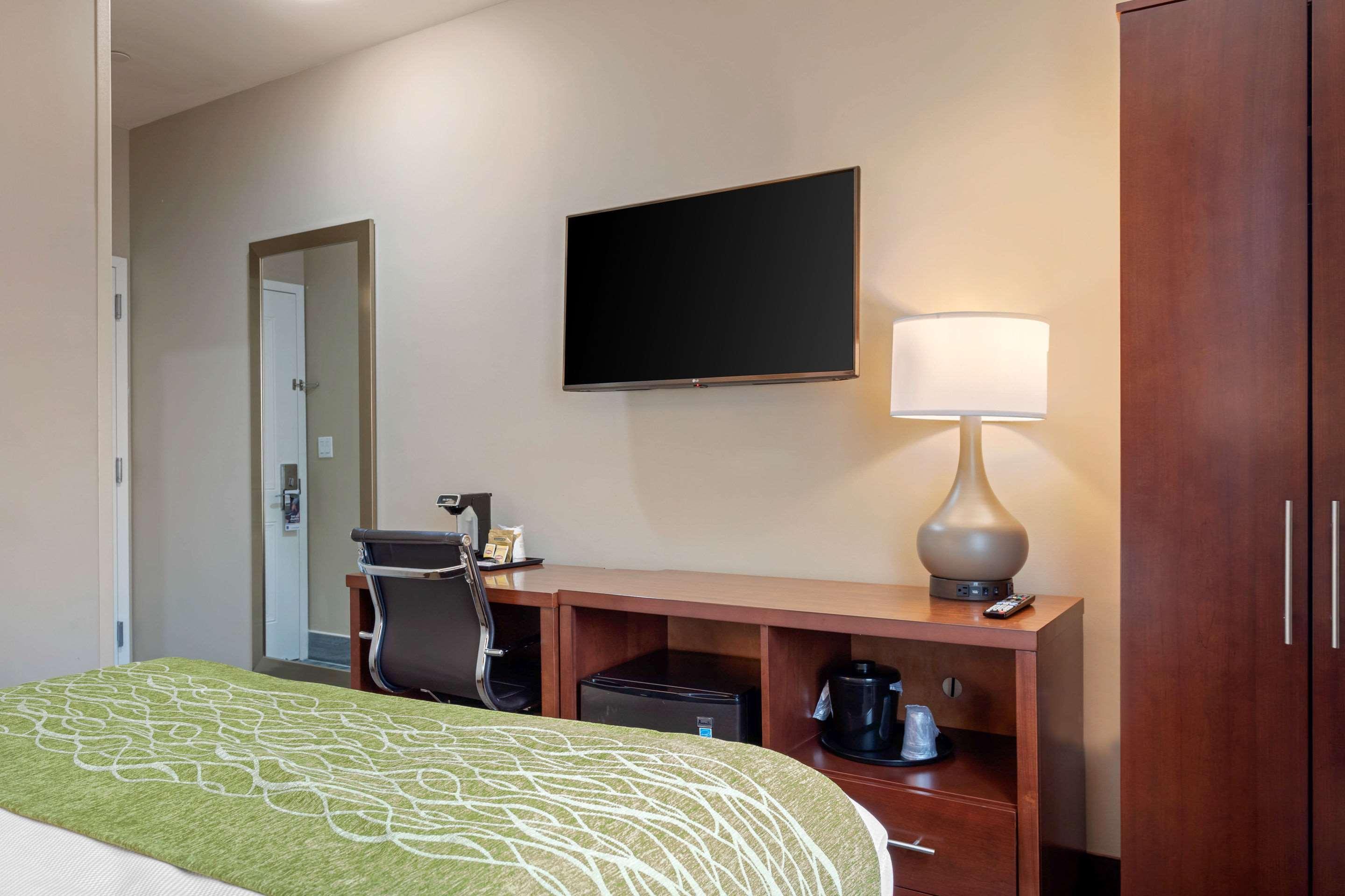 Comfort & Near Jfk Air Train Hotel