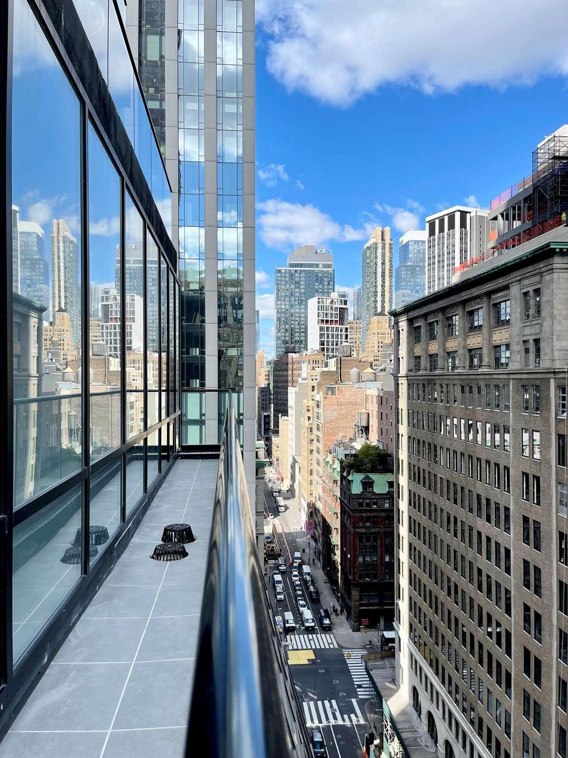 Hotel Western Premier Empire State 3*