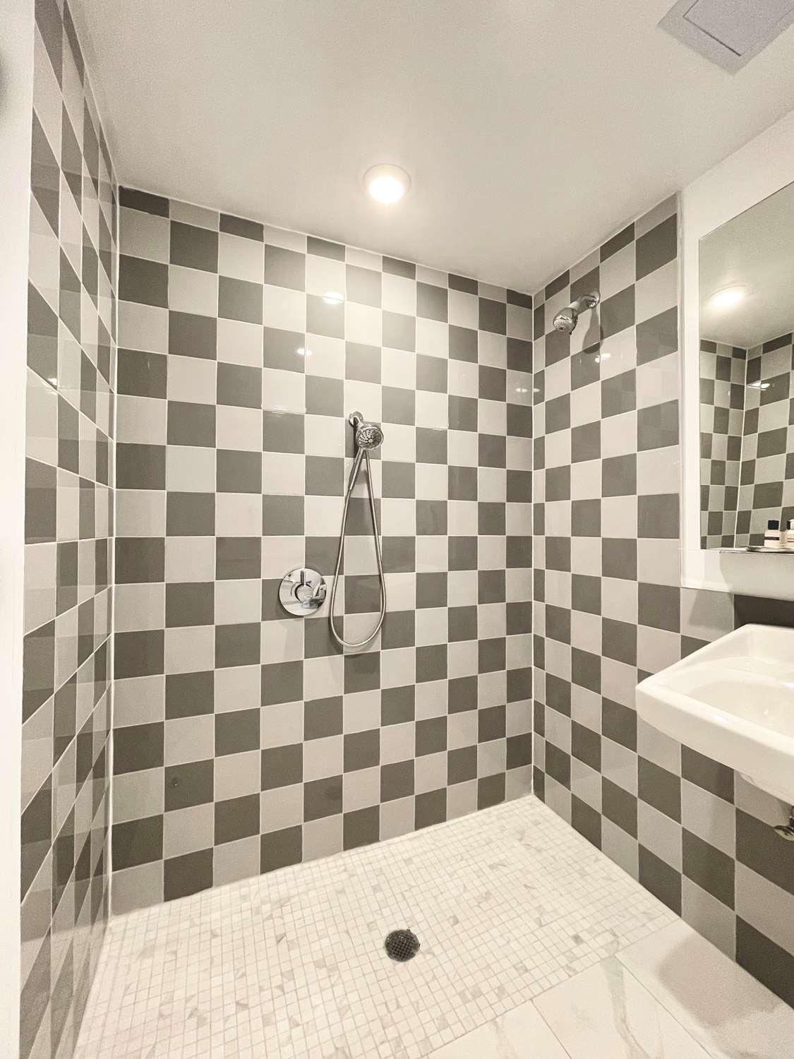 Western Premier Empire State Hotel 3*