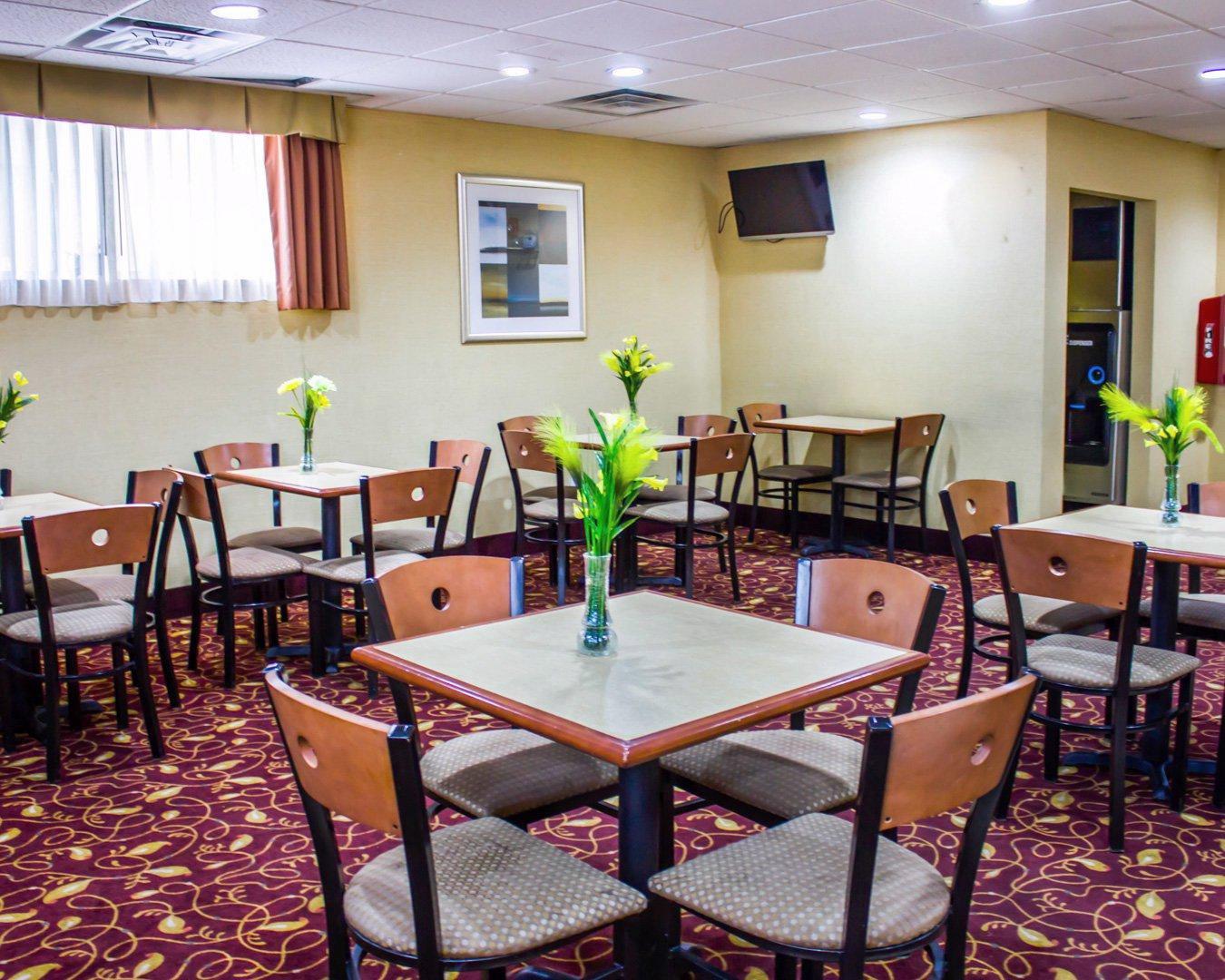 Travelodge By Wyndham Queens Hotel 3*