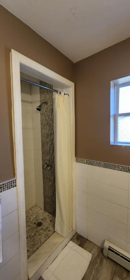 Hotel Essence Collection Staten Island 3*