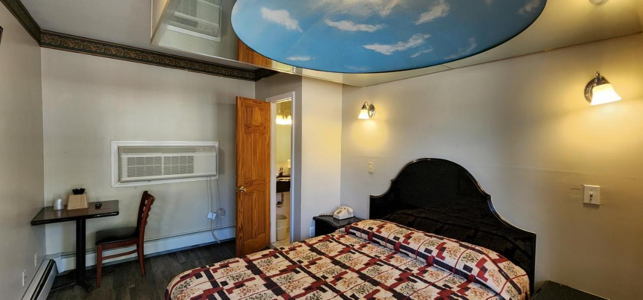 Essence Collection Staten Island 3* New York