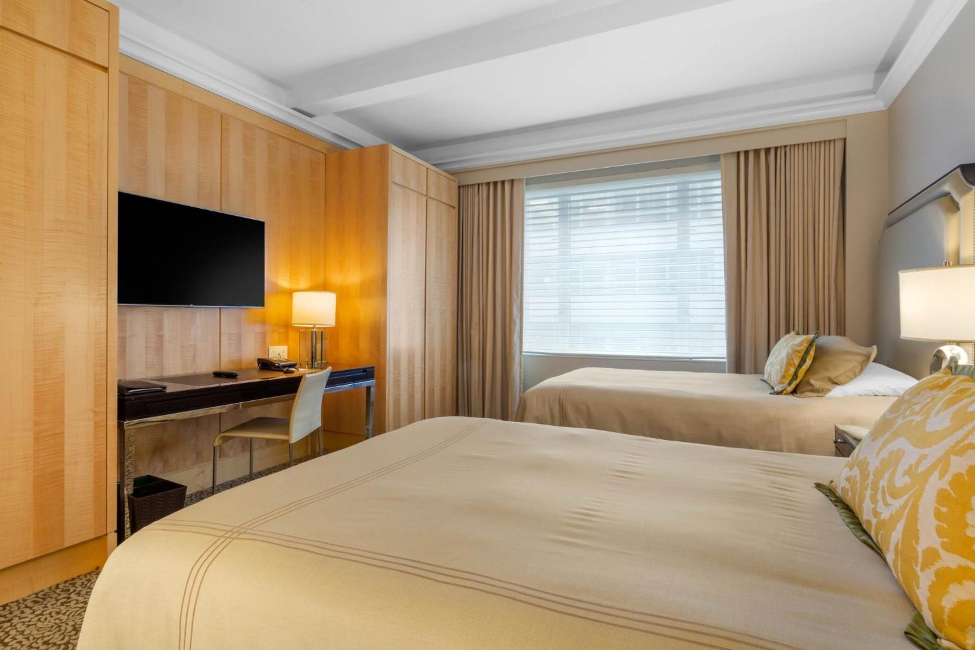 Omni Berkshire Place 4*