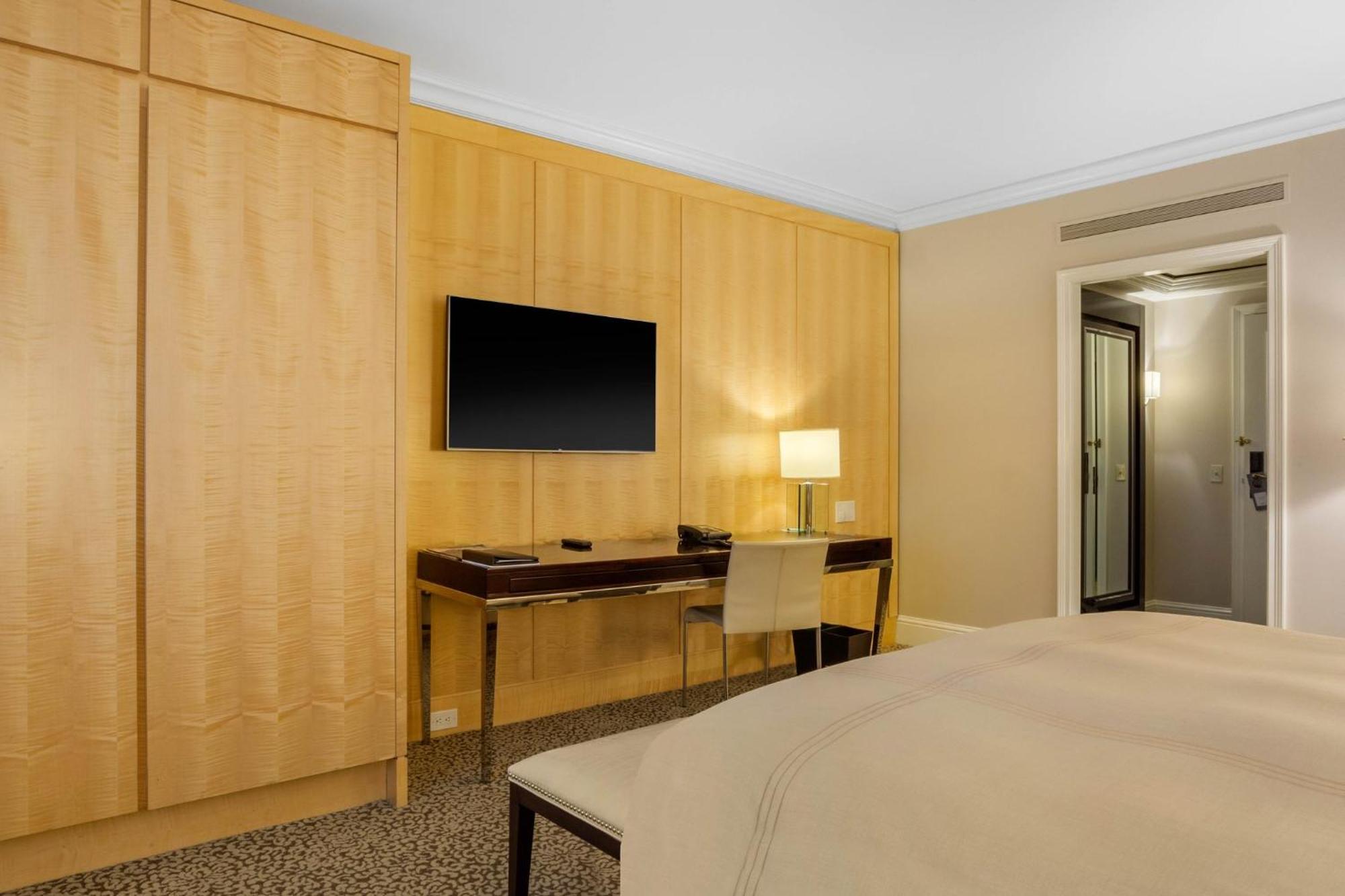 Omni Berkshire Place Hotel 4*