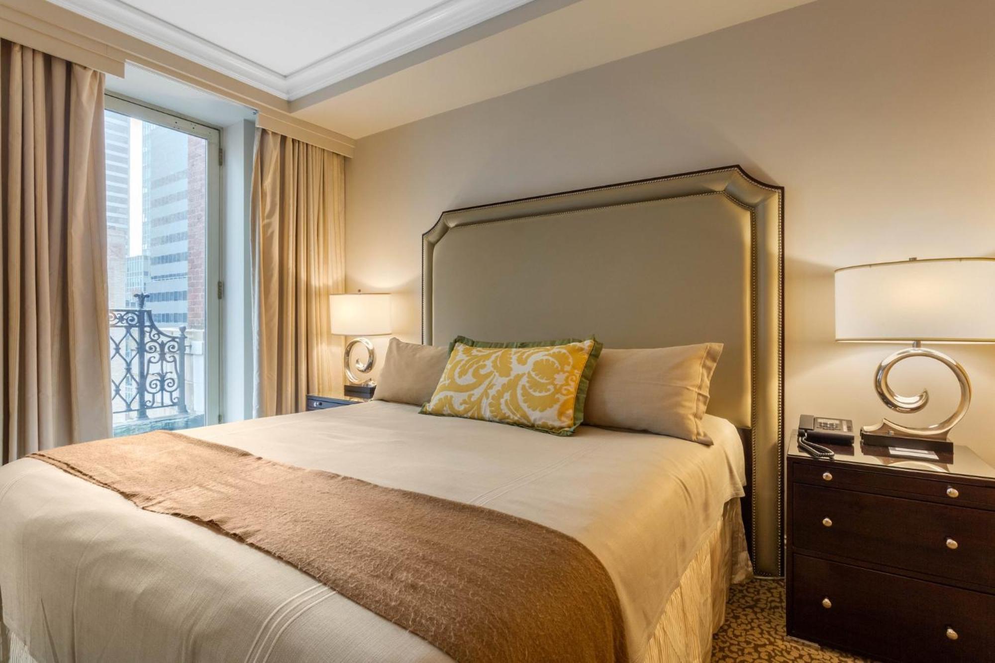 Omni Berkshire Place 4*