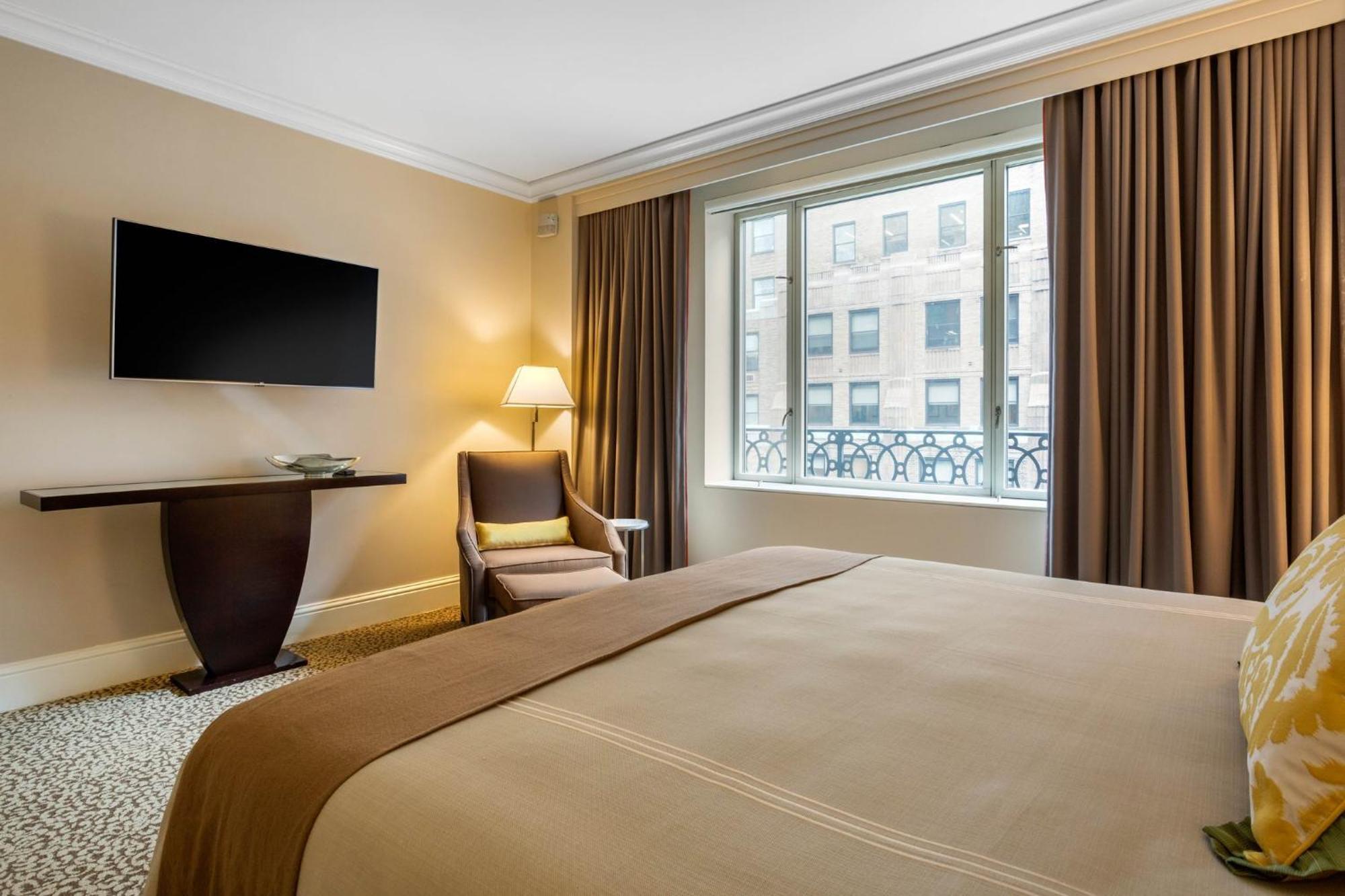 Omni Berkshire Place Hotel 4*