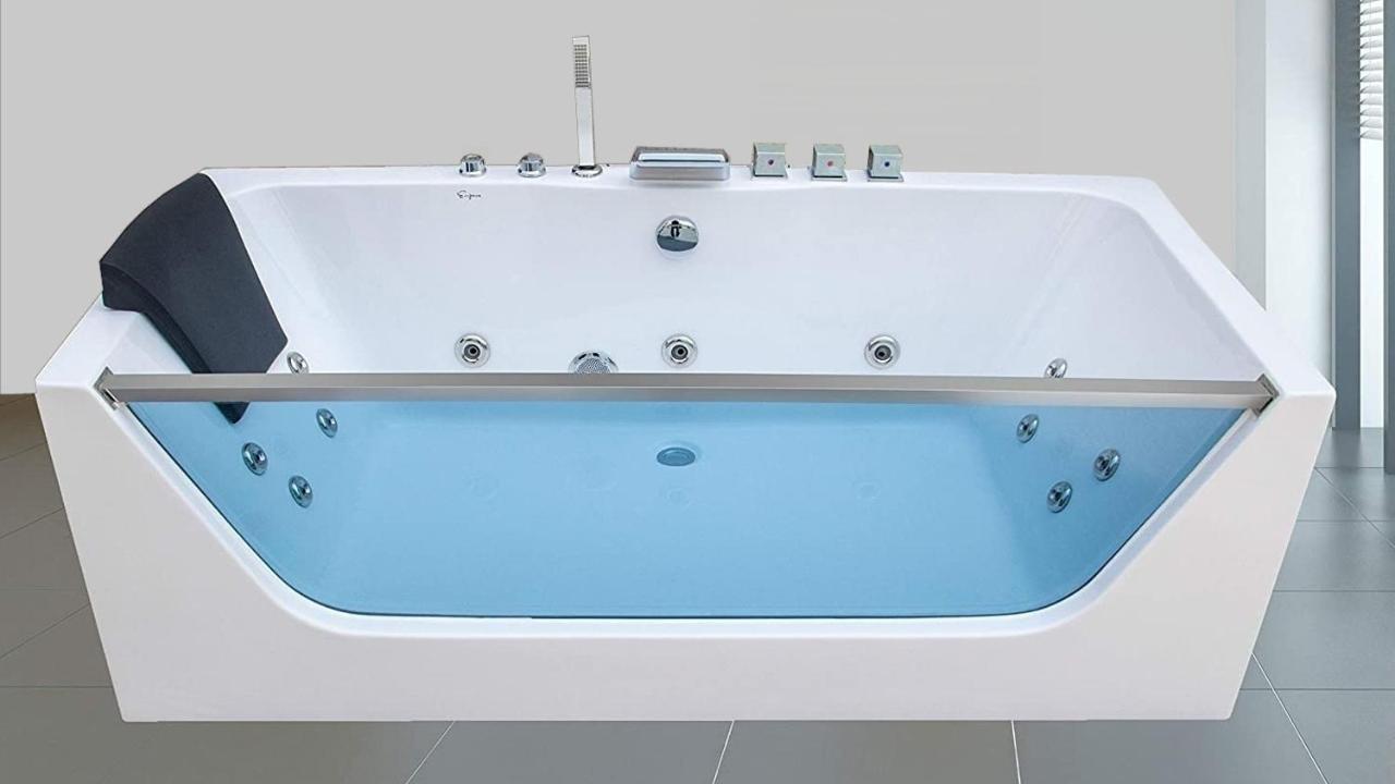 Oceanfront 3-decks @ Yacht