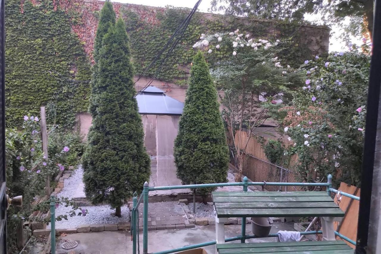 Deluxe King Bed & Breakfast