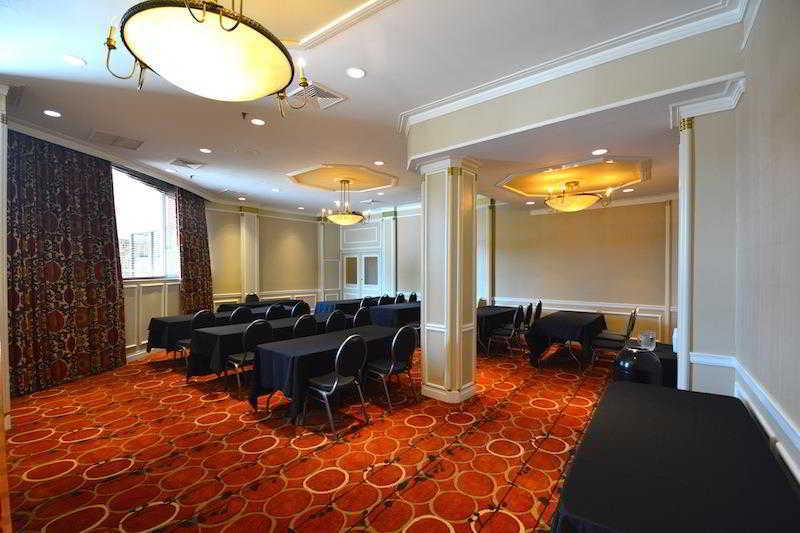 Hotel Western Queens Gold Coast 3*