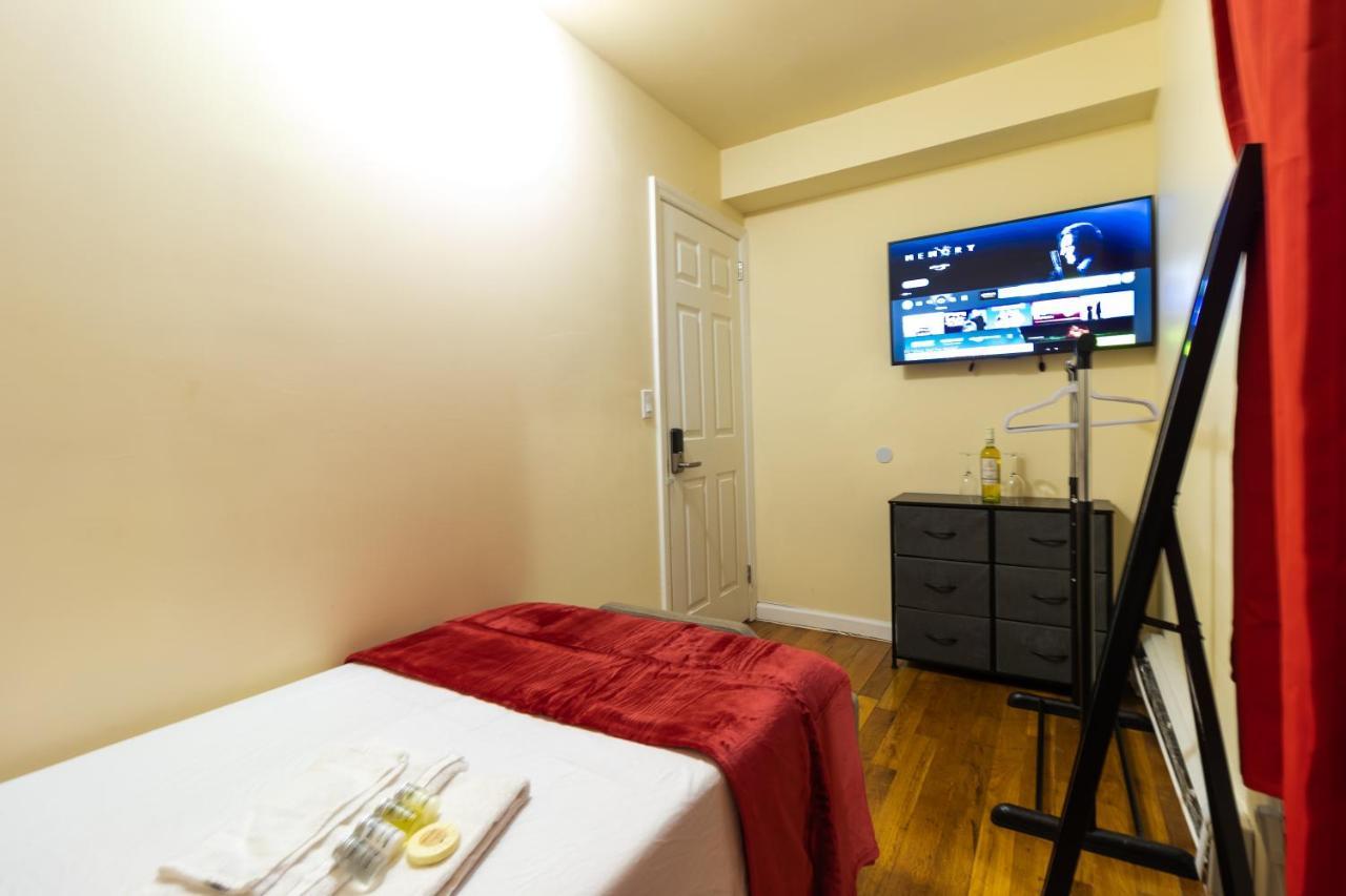 Appartement Deluxe Twin Size Bed-red On The 1st Fl In Elmhurst Ny New York
