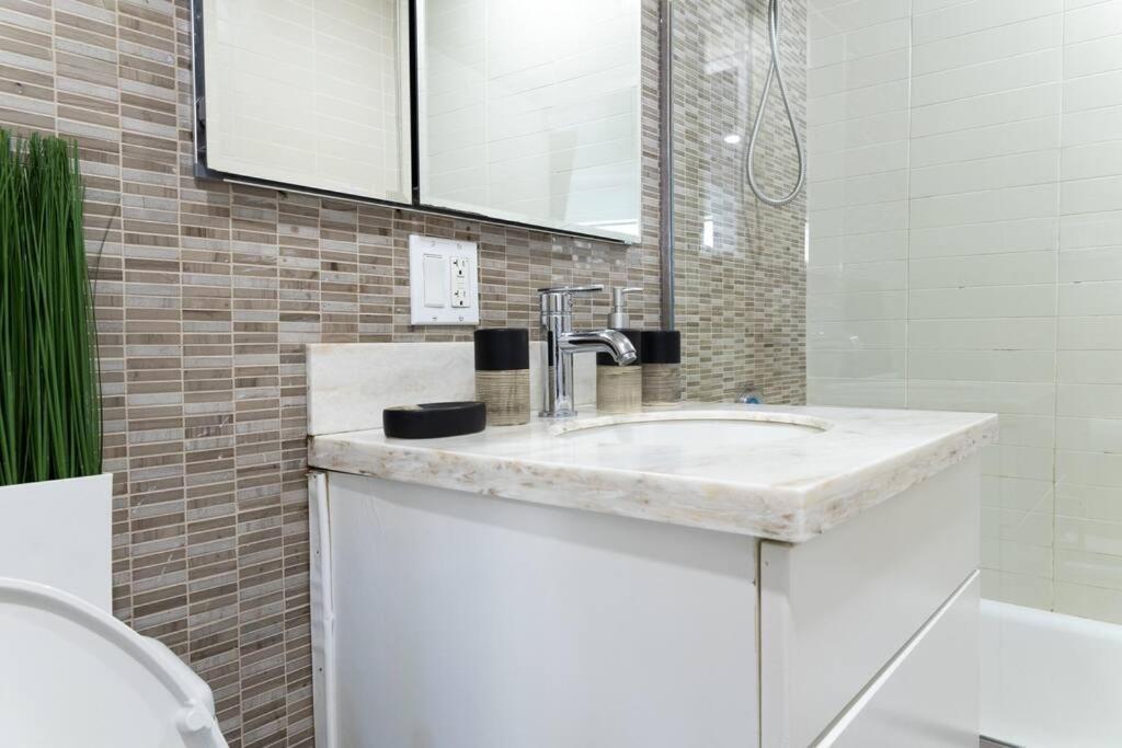 Apartment 809-6b 2br Duplex Breathtaking Views Beauty New York