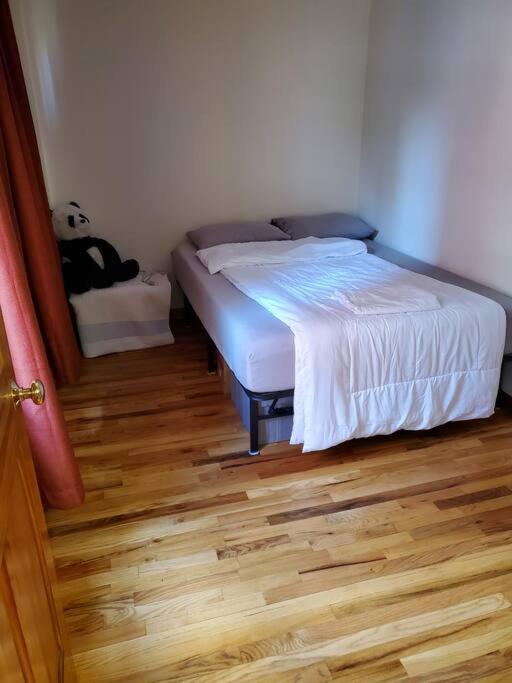 In The Heart Of Nyc! Time Sq, Theater District, Javits Center