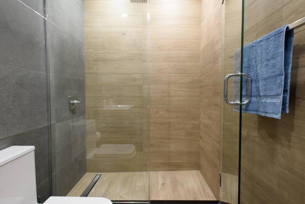 1597-5 New Prime Ues W D In Unit *